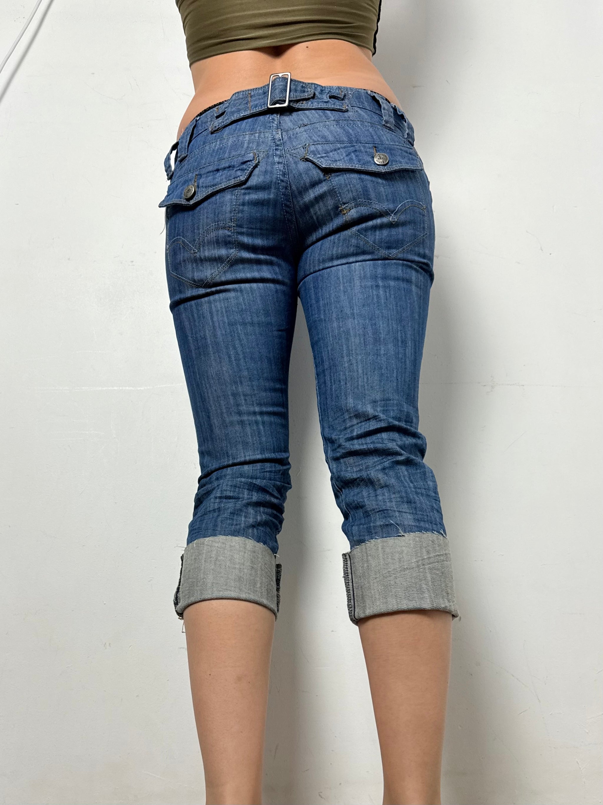 Blue denim low rise capri pants (XS)