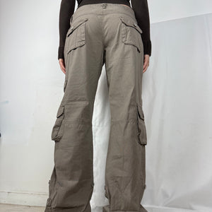 Khaki cotton  low rise cargo baggy pants (XL)