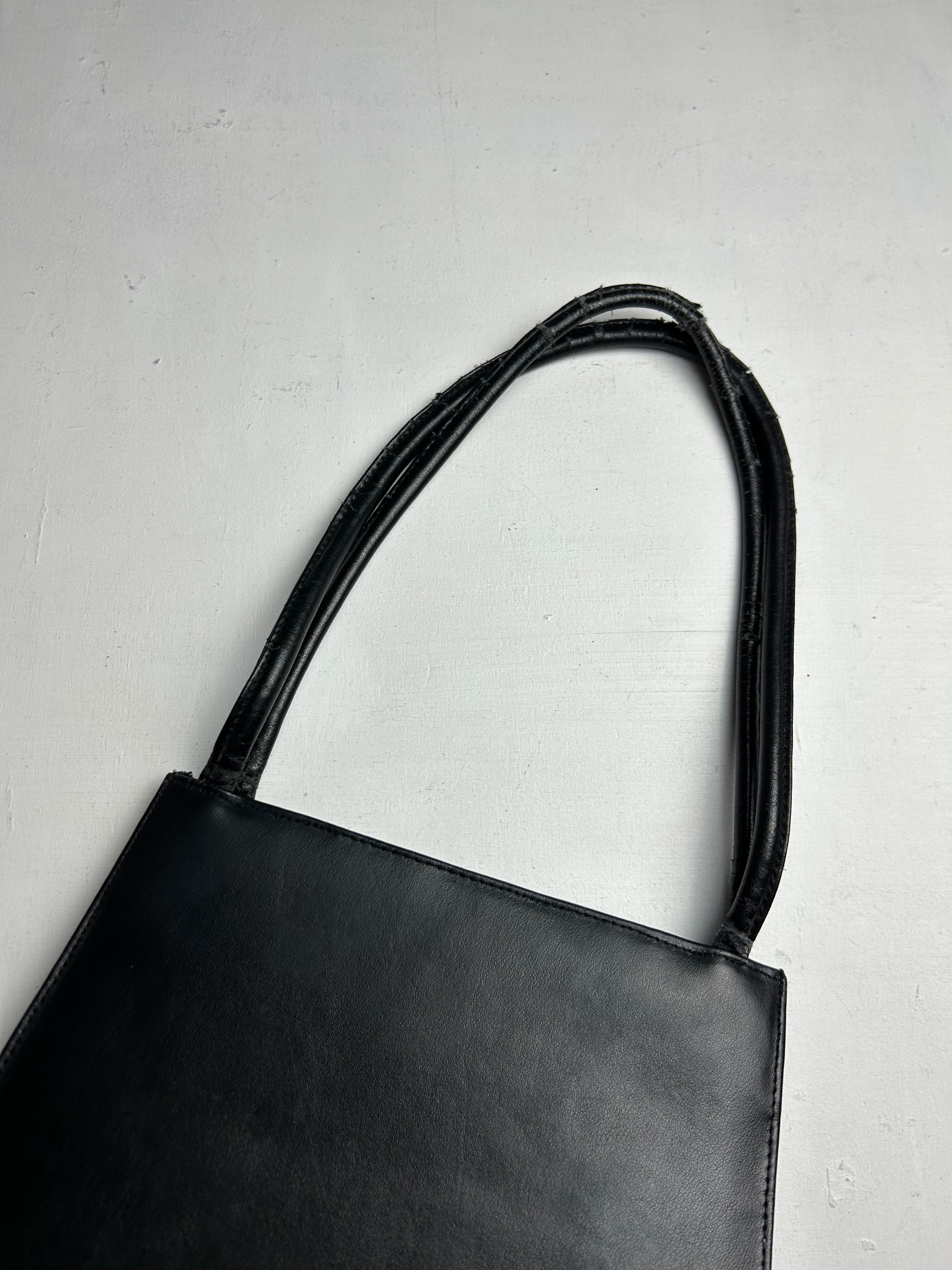 Black real leather shoulder bag (23x24cm)