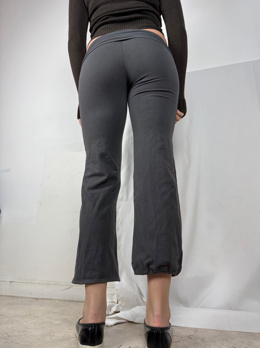 Grey cotton low rise activewear capri pants (XS)