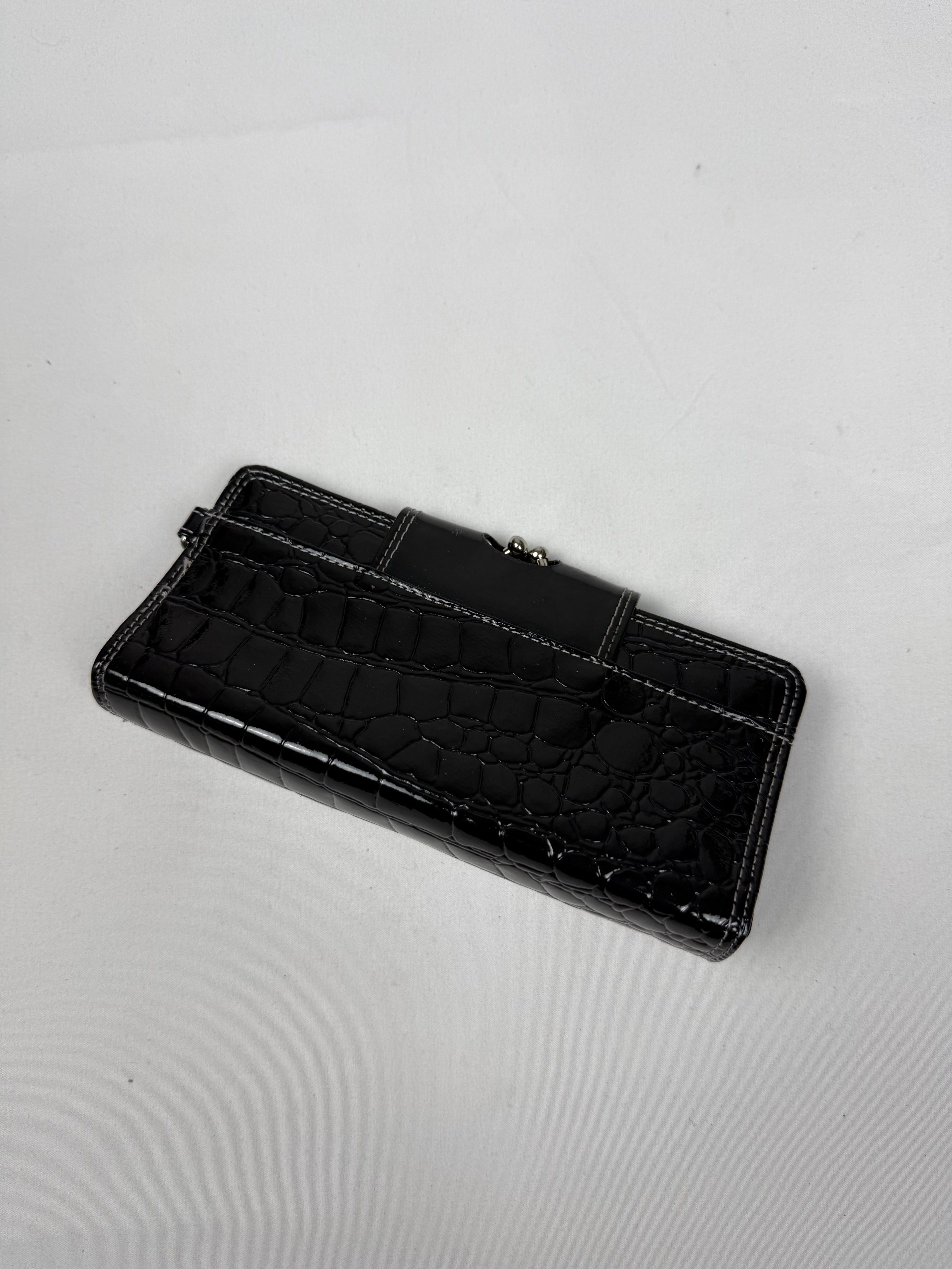Black buckle wallet (18x8cm)