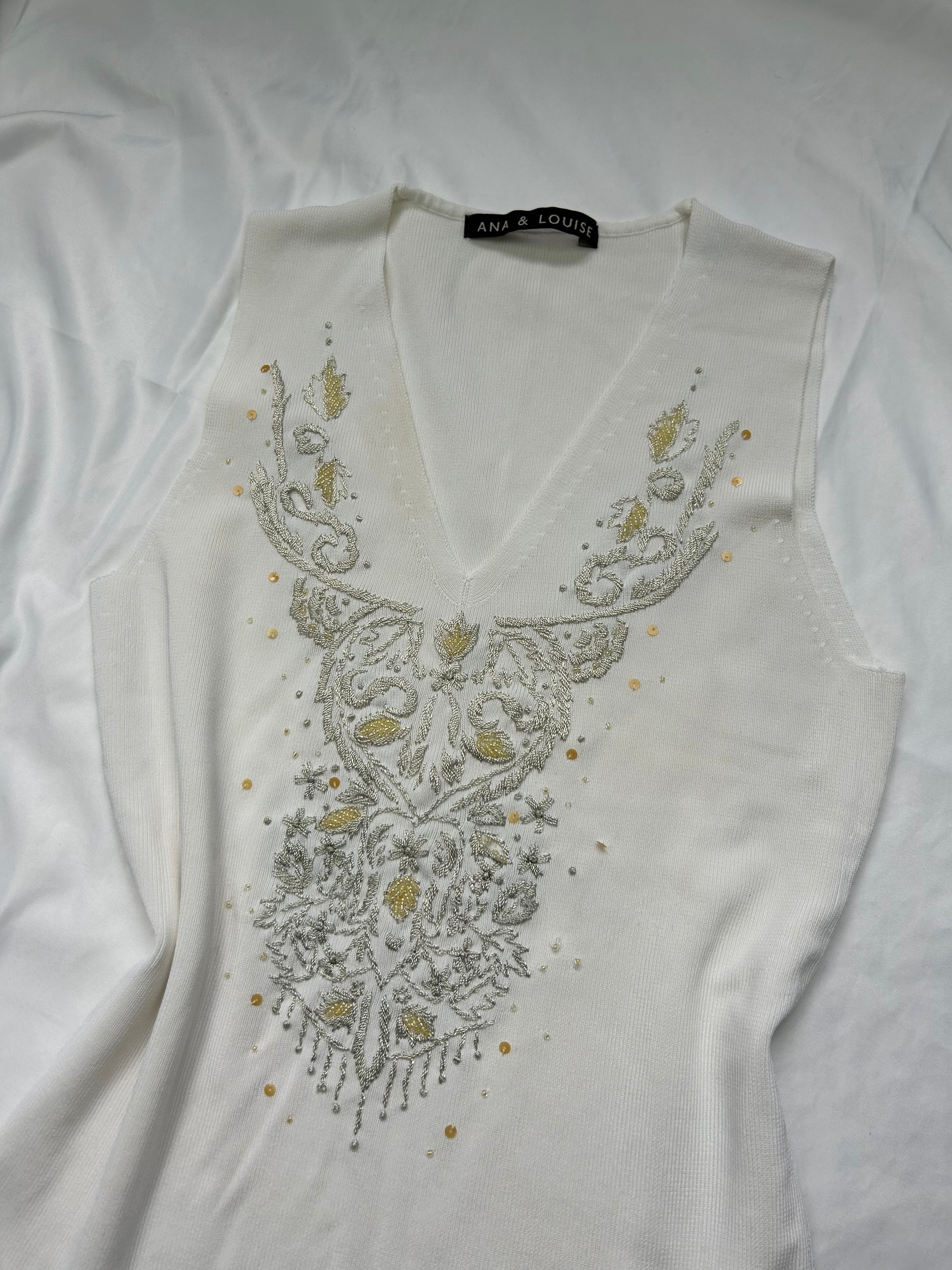 White embroidered pearls knitted tank  top (S/M)