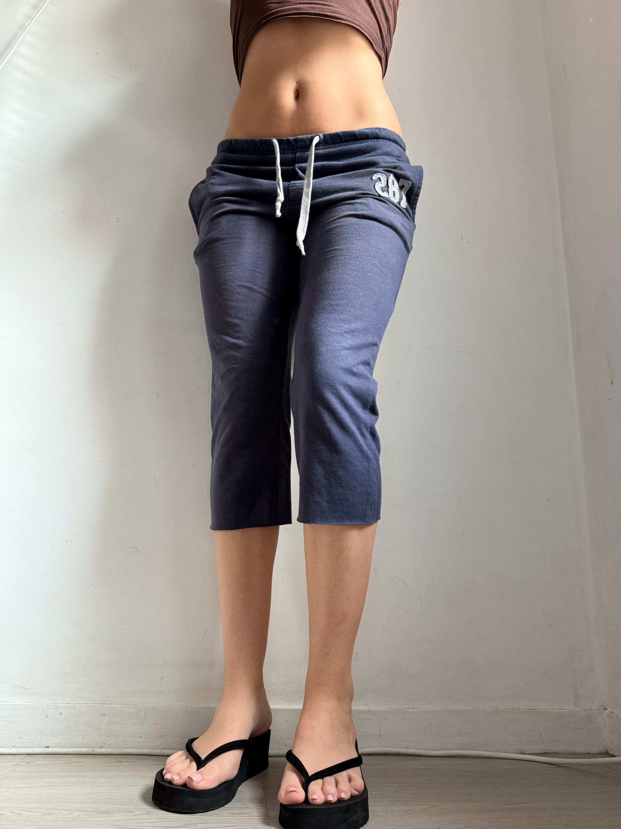 Navy activewear capri pants (XS)