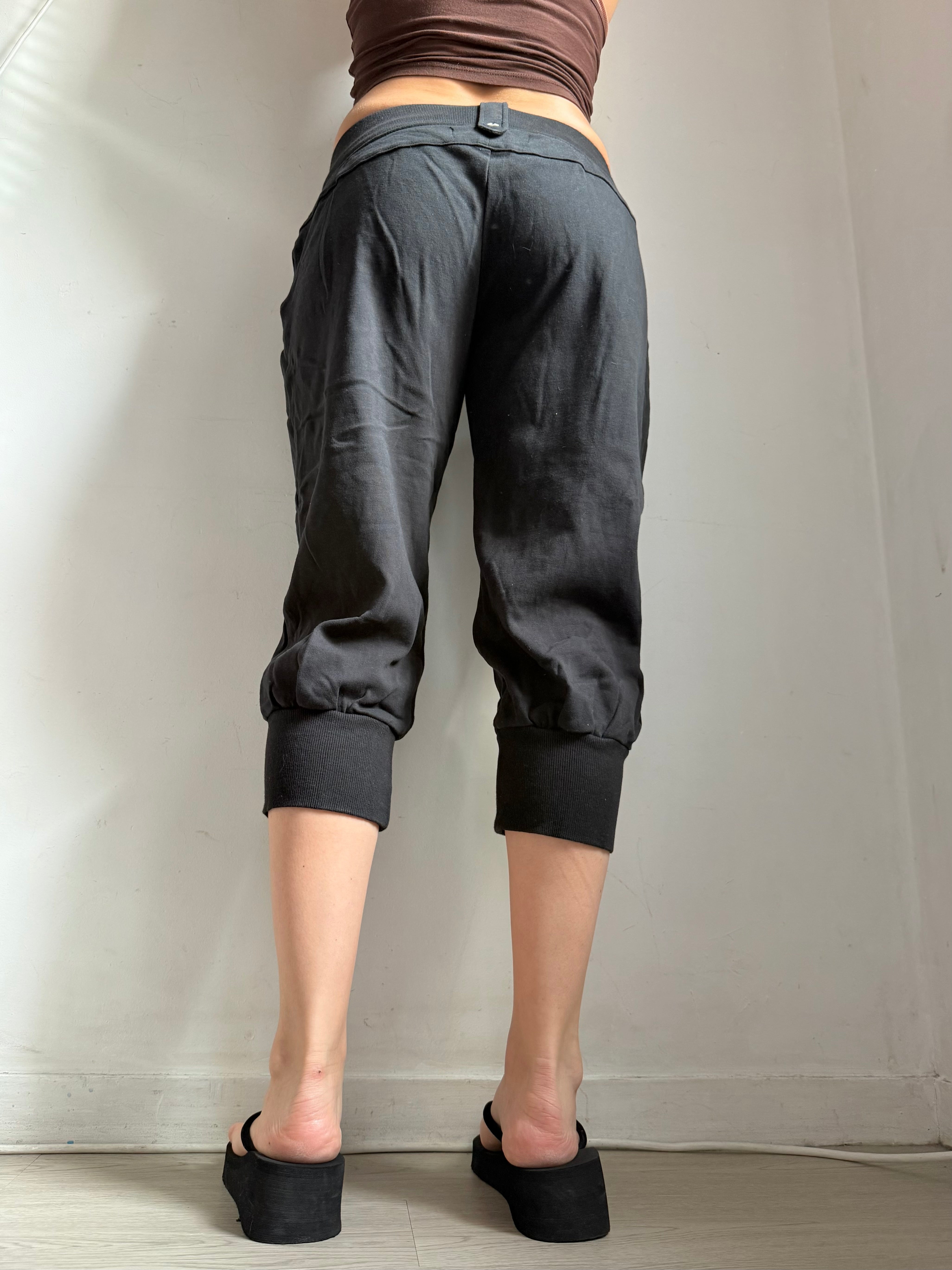 Black cotton capri pants (M)