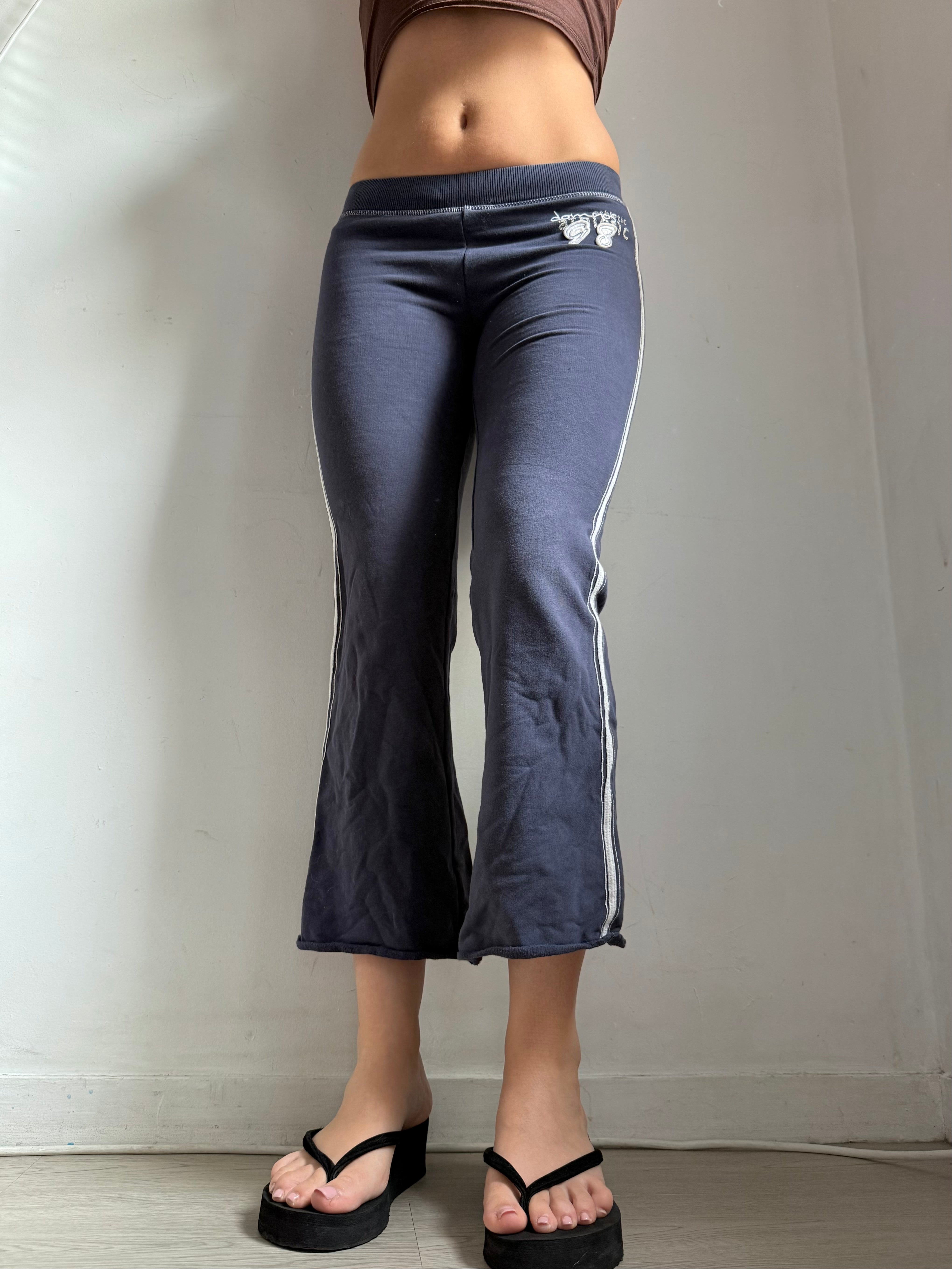 Navy cotton activewear capri pants (XS)
