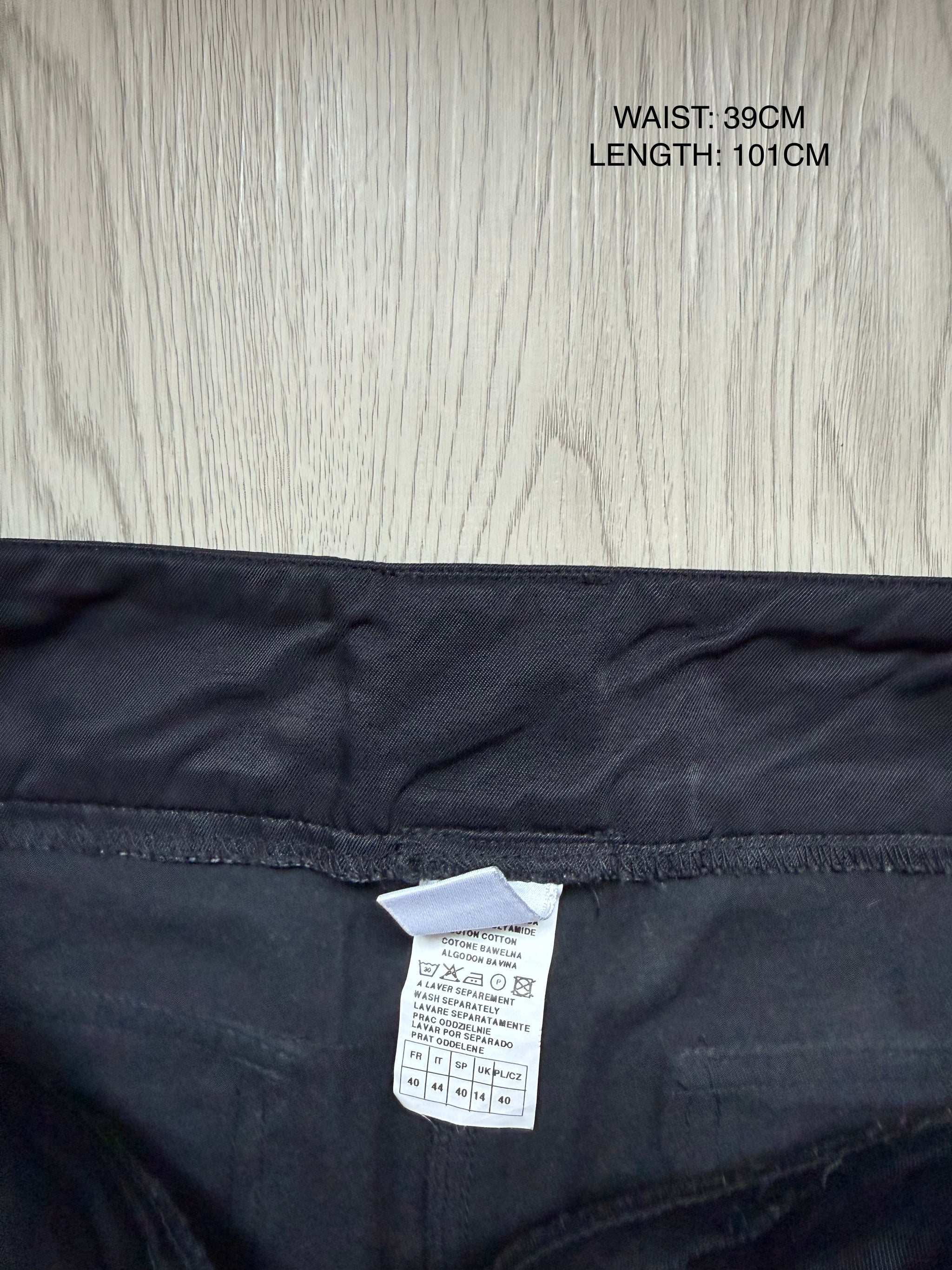 Black low waist cargo baggy pants (M)
