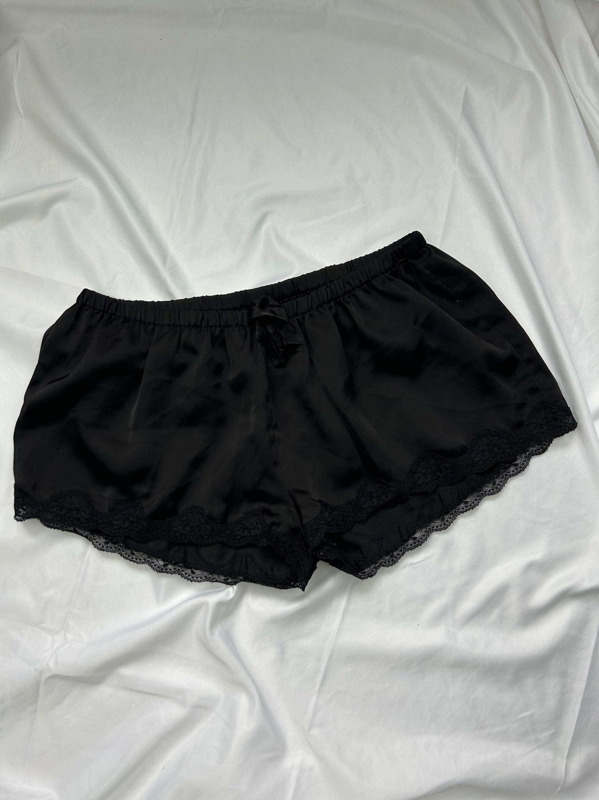 Satin low rise lingerie mini shorty (M)