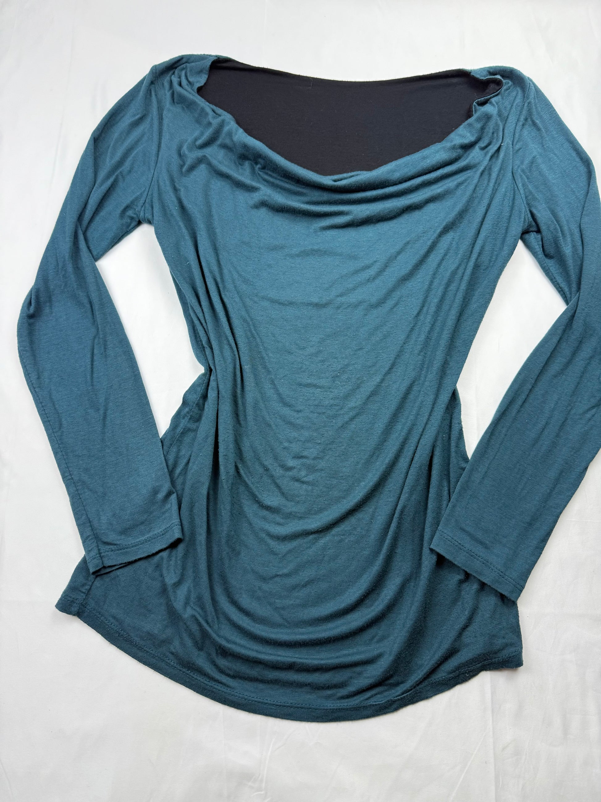 Green plunge neck long sleeves top (S/M)