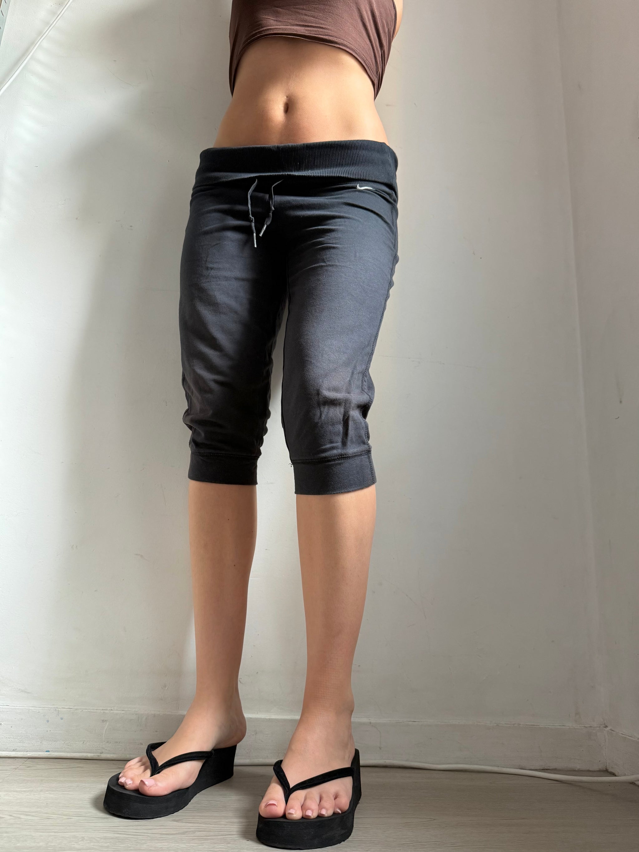 Black activewear cotton capri pants (S)