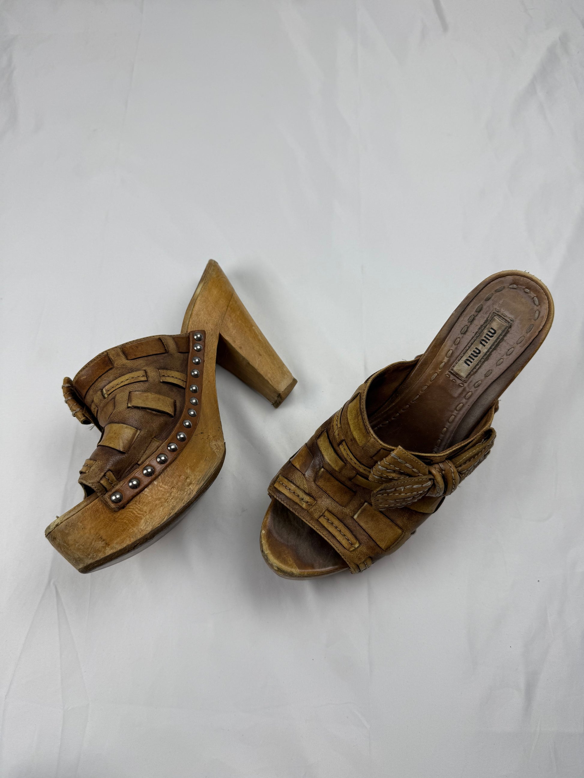 Beige real leather bow woods clogs heels mules (38)