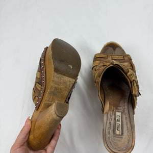 Beige real leather bow woods clogs heels mules (38)