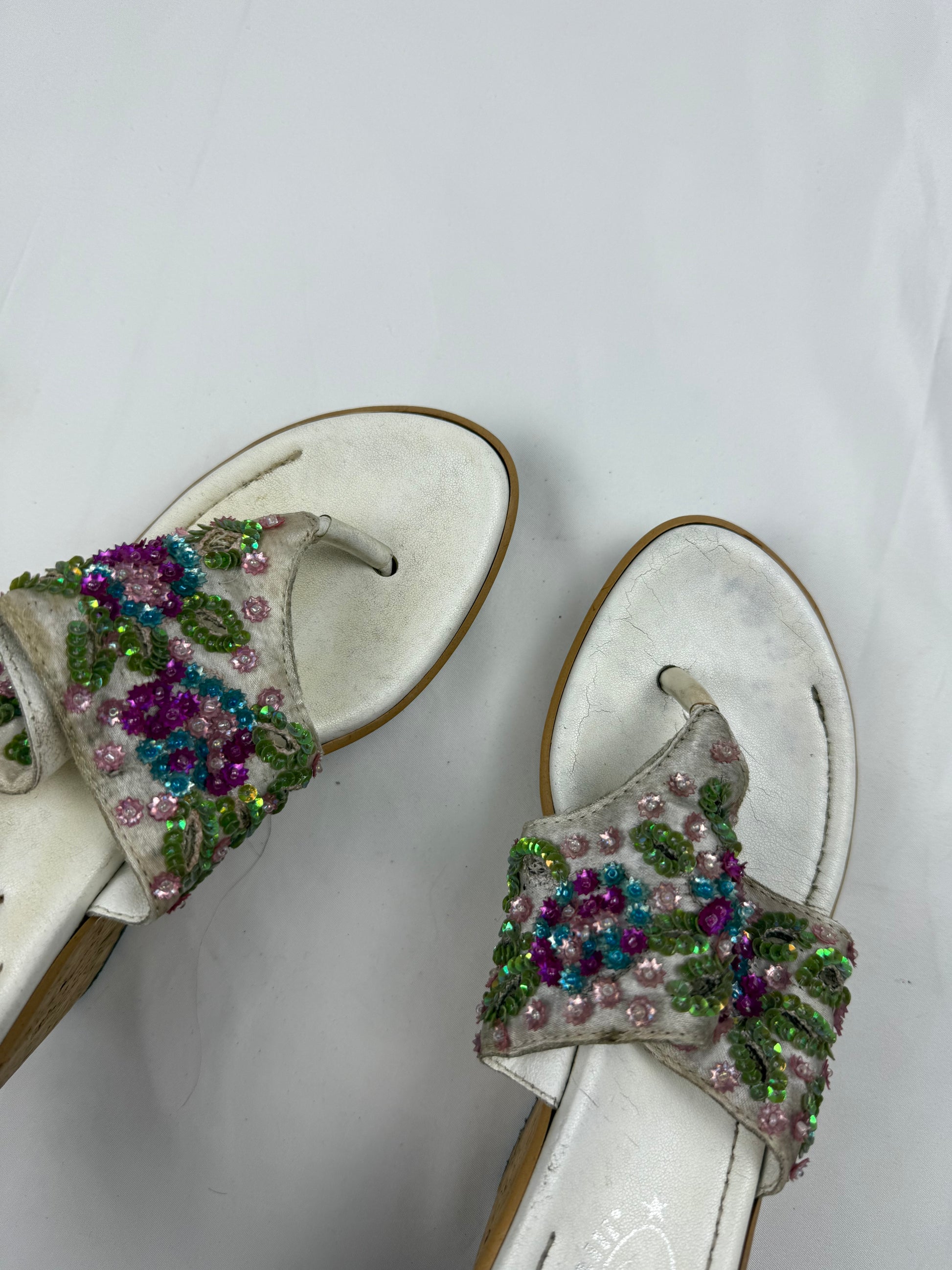 White pearls wood wedge thong mules (36)