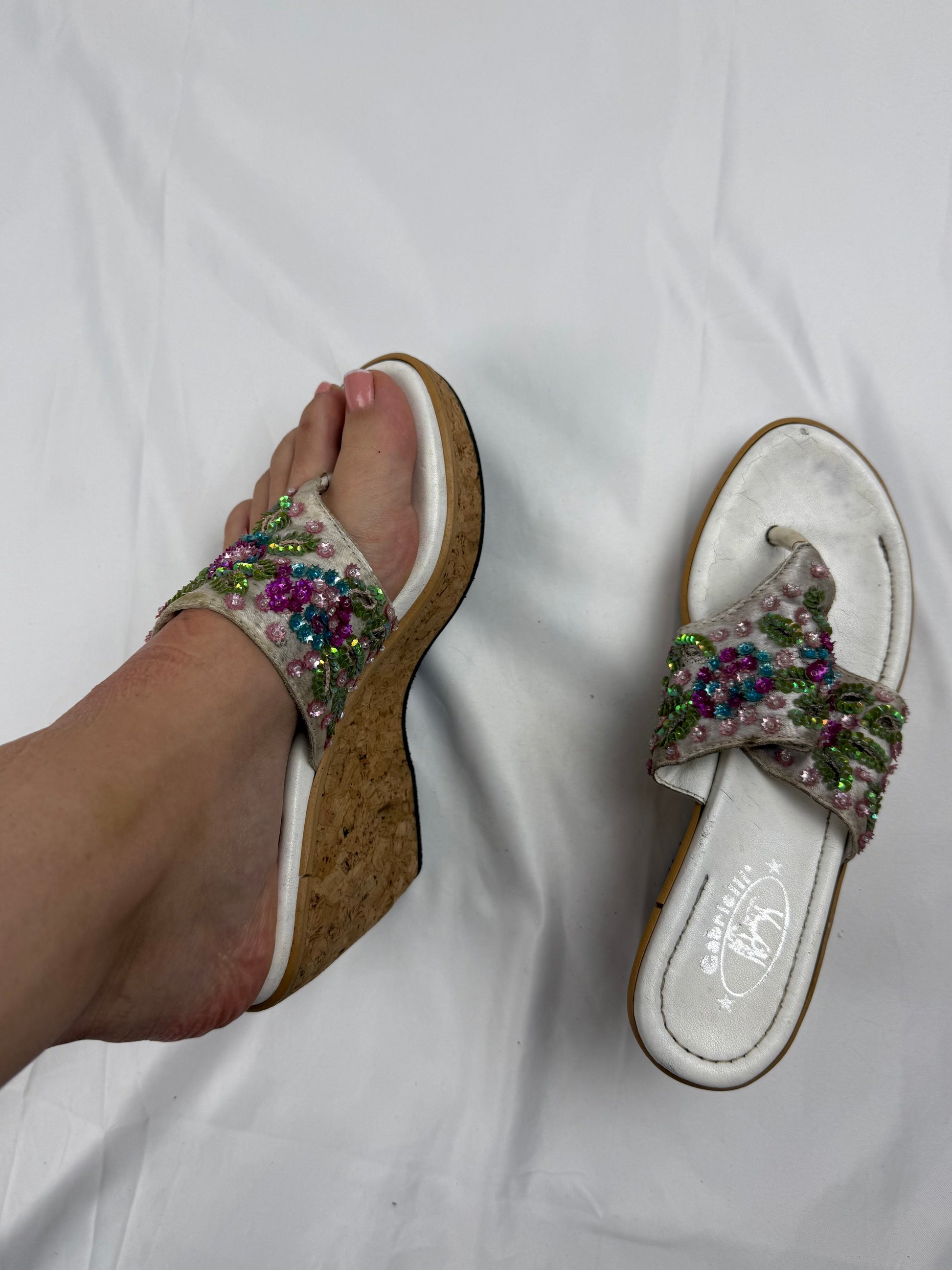 White pearls wood wedge thong mules (36)