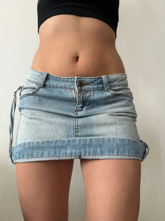 Blue denim low rise mini skirt (S/M)