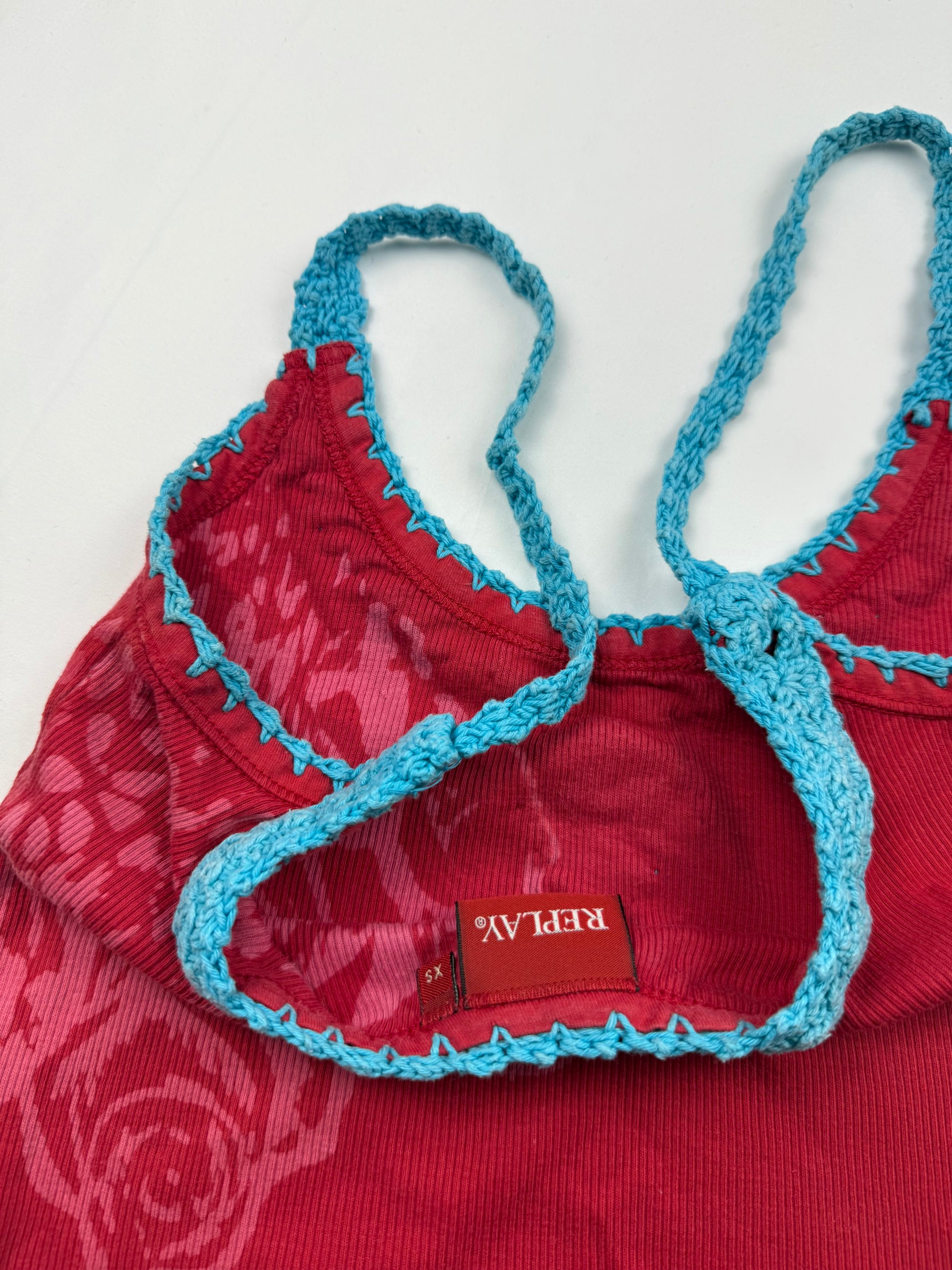 Red ribbed embroidered sequins cami top (S/M)