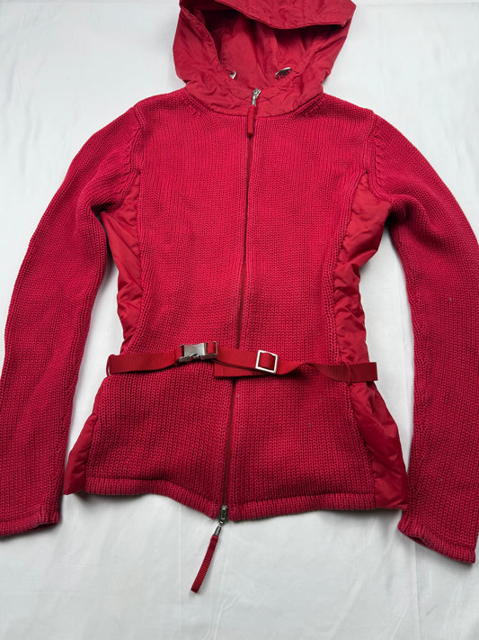 Red knitted tight fit hooded jumper with belt (S)