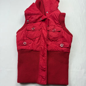 Red puffer tight fit sleeveless jacket (S)