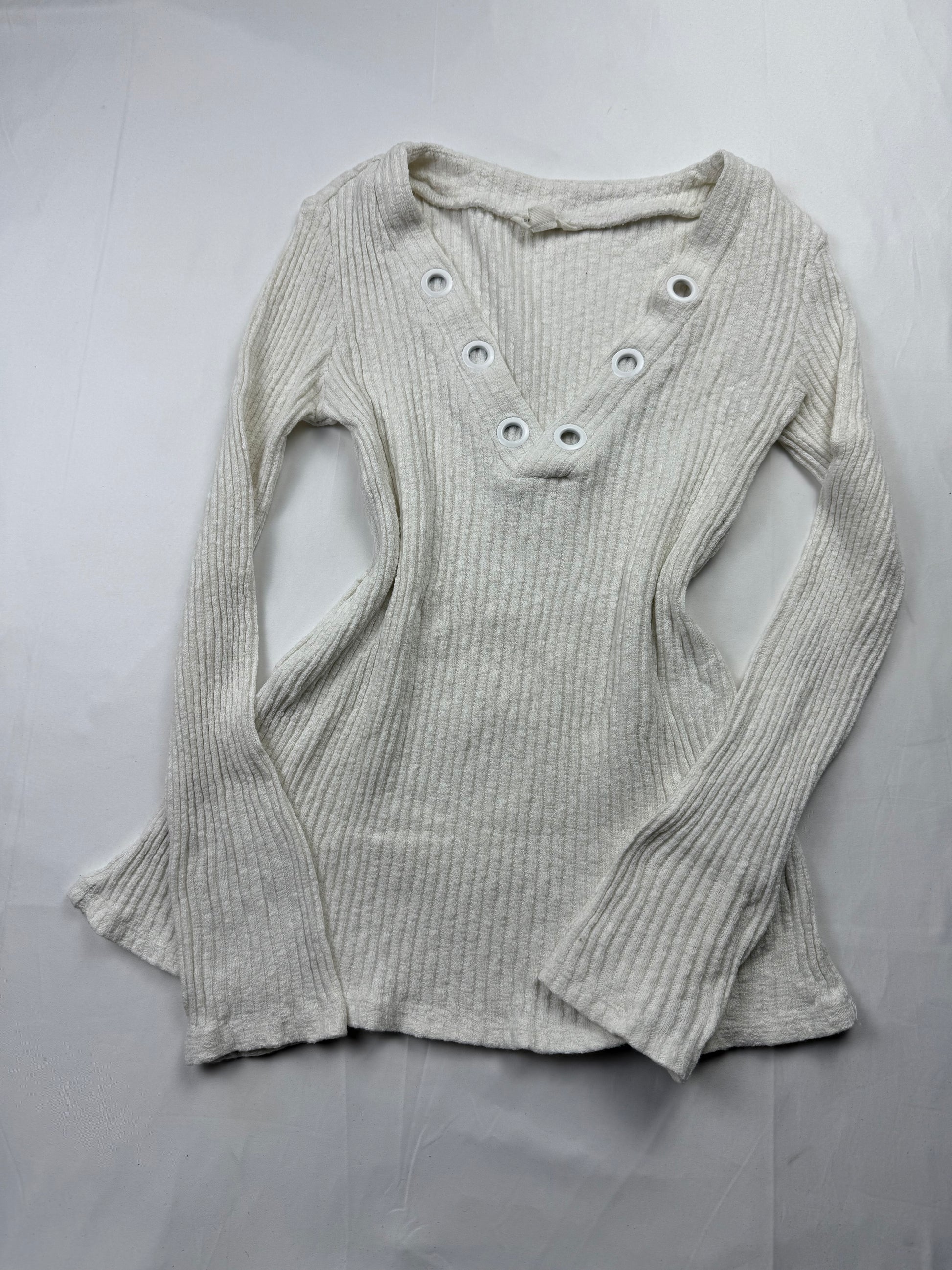 White V neck ribbed jumper (S/M)