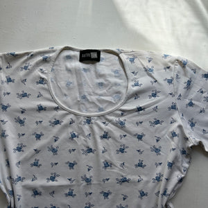 White floral print crewneck  tee  90s y2k vintage (M/L)