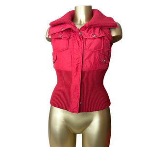 Red puffer tight fit sleeveless jacket (S)