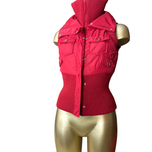 Red puffer tight fit sleeveless jacket (S)