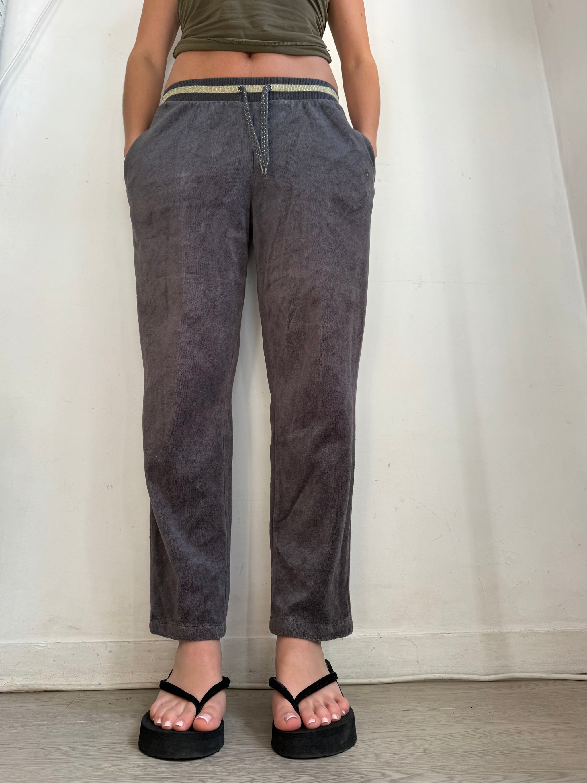 Grey activewear zip up sweatshirt + joggers set (M)