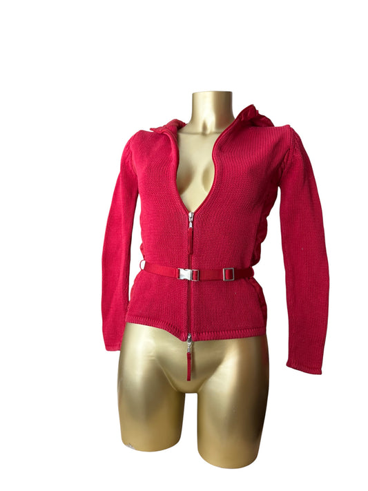 Red knitted tight fit hooded jumper with belt (S)