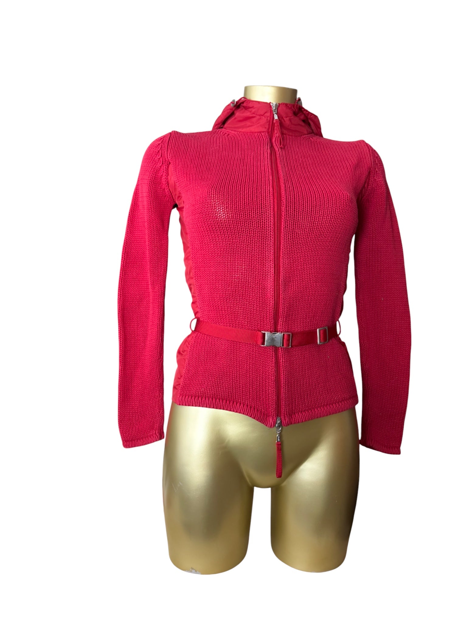 Red knitted tight fit hooded jumper with belt (S)