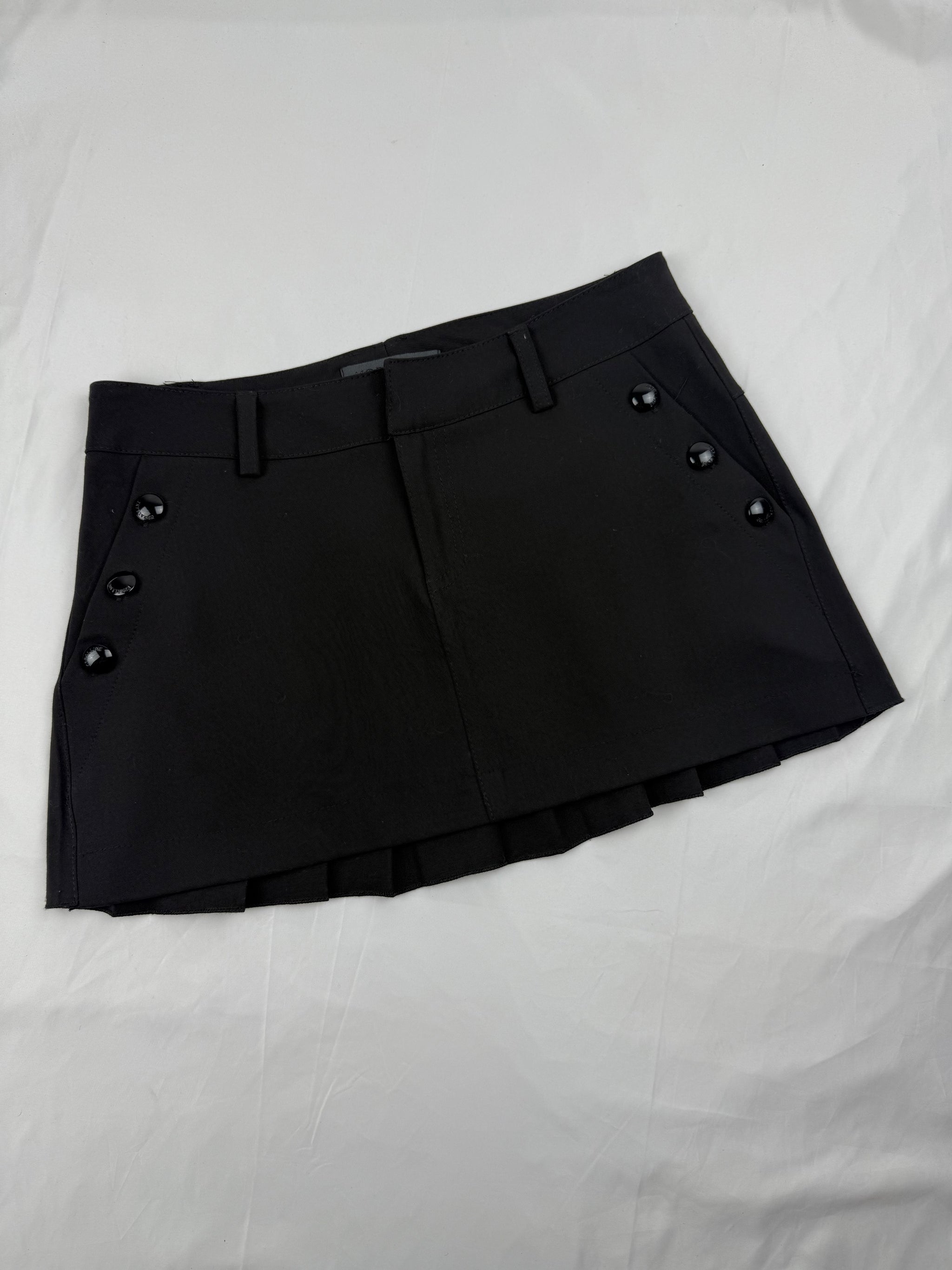 Black pleated low rise mini skirt (S)
