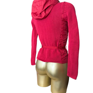 Red knitted tight fit hooded jumper with belt (S)