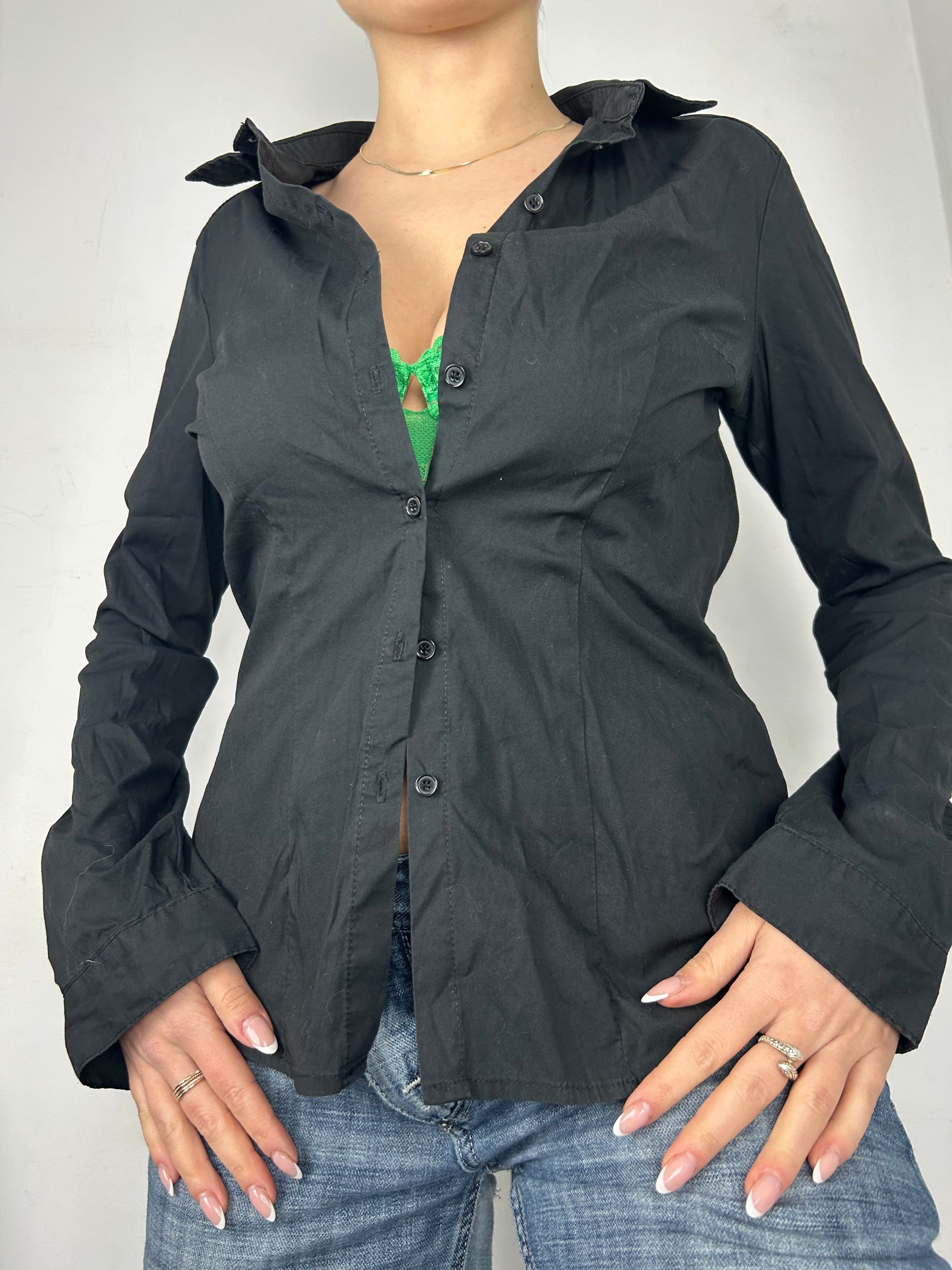Black long sleeves shirt (M)