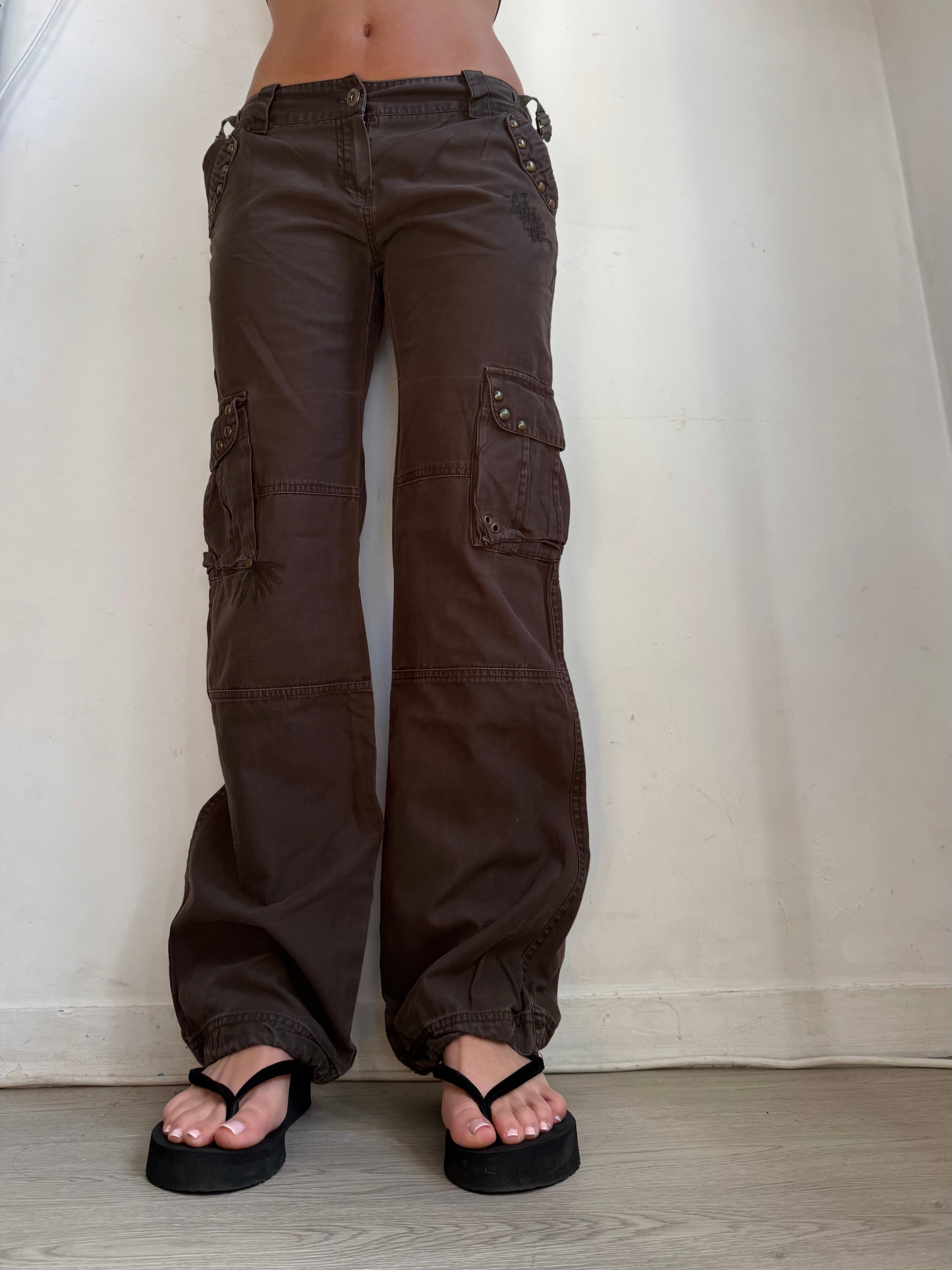 Brown low rise cargo baggy pants (M/L)