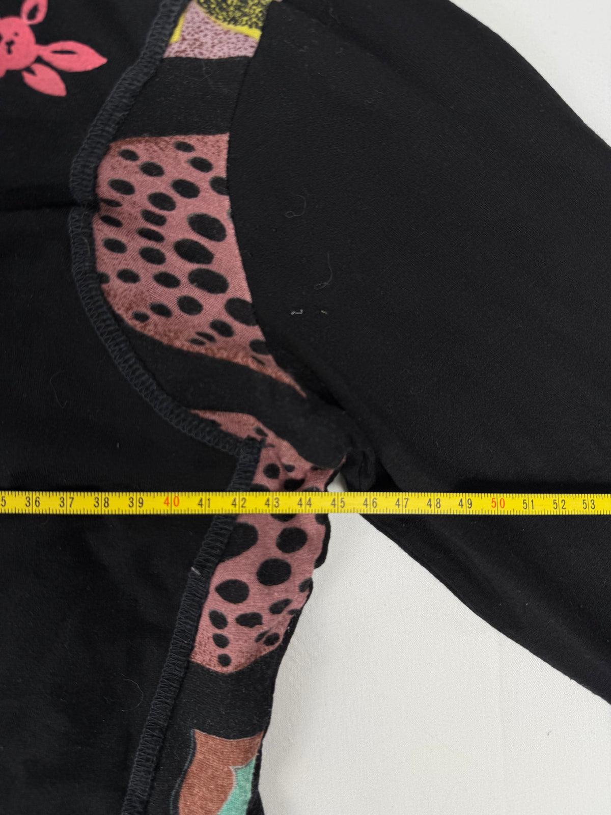 Black graphic long sleeves top (XL)