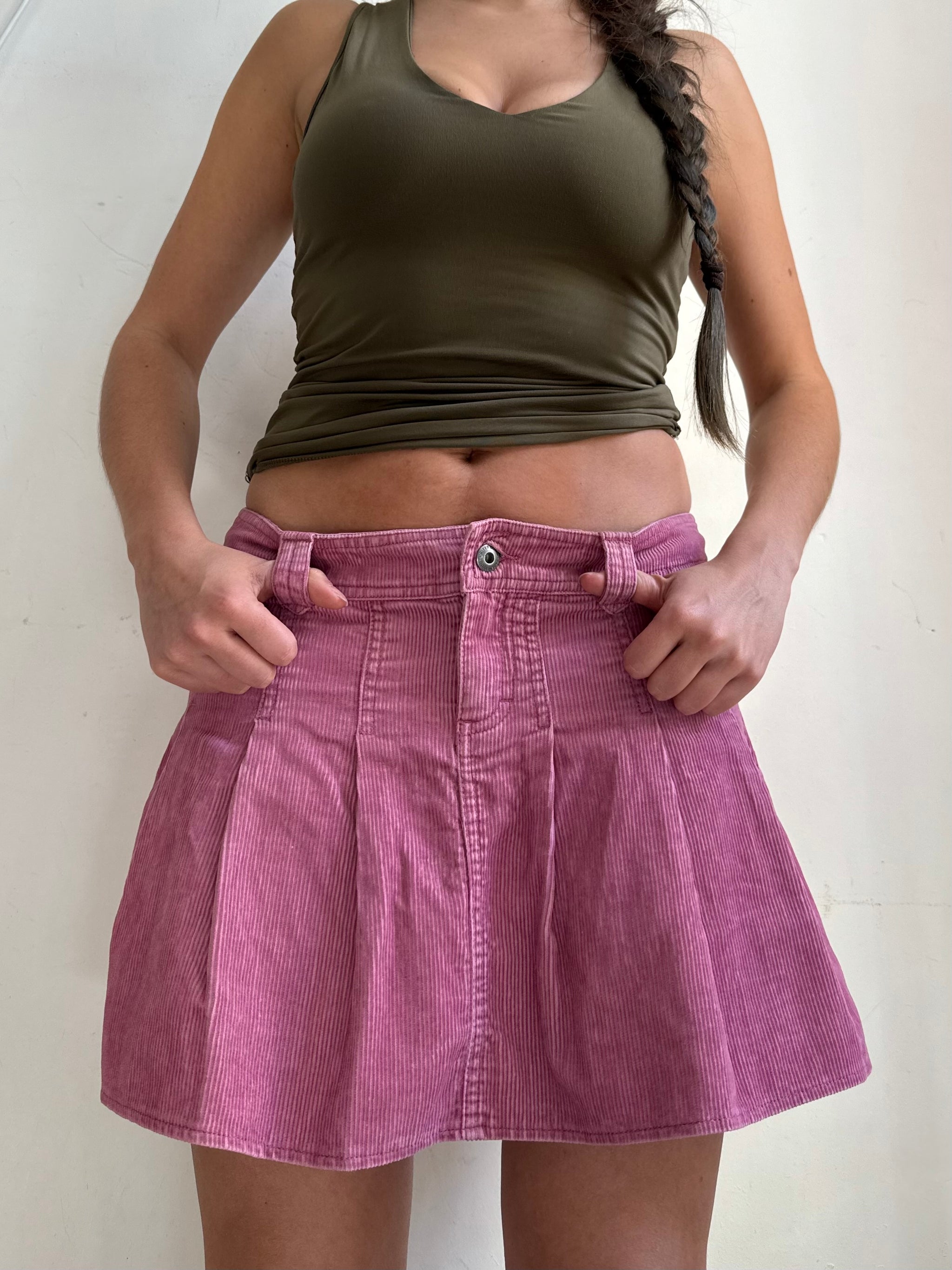 Pink ribbed denim pleated low rise mini skirt (M/L)