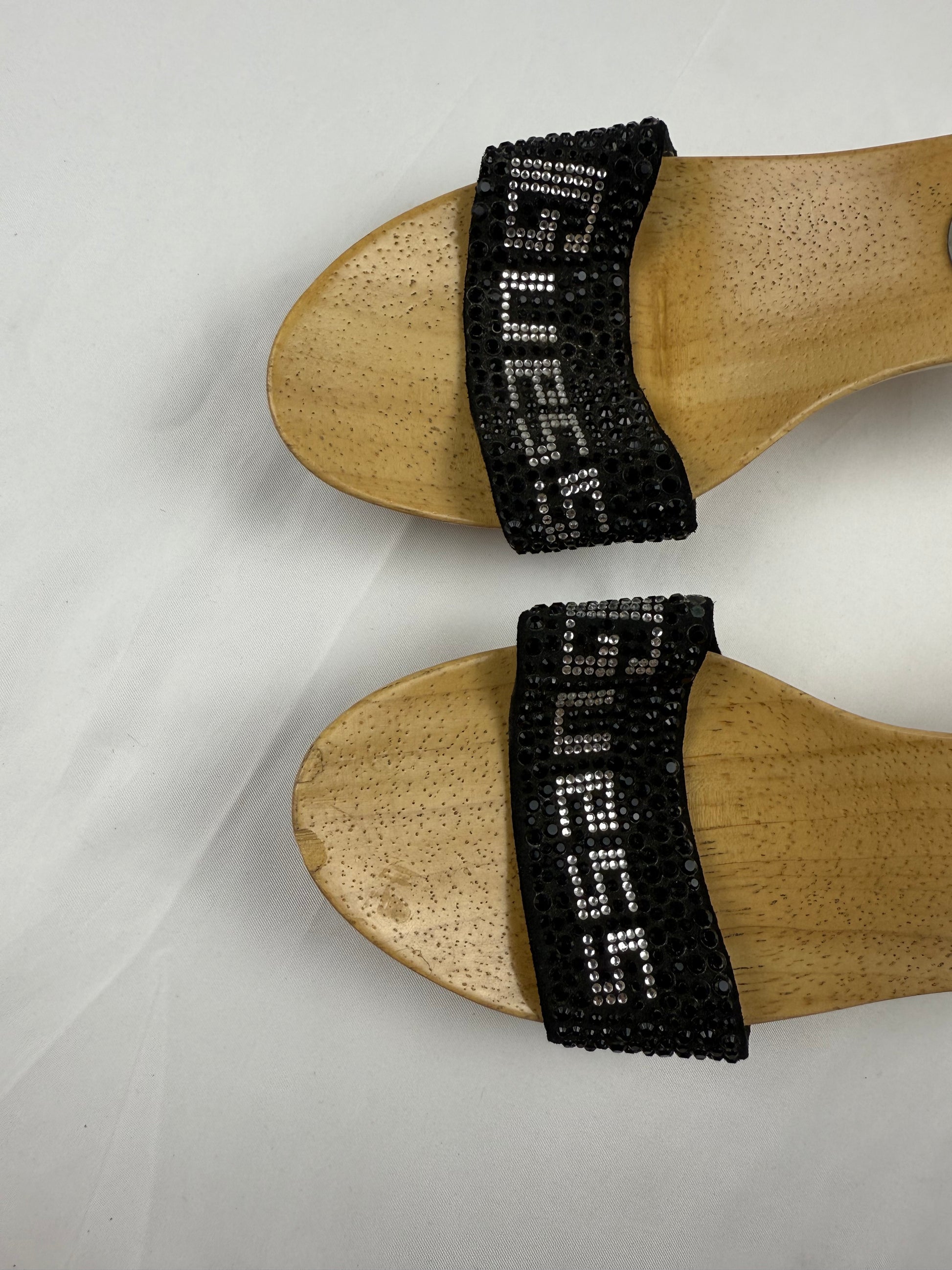 Black strass logo wood clogs kitten heels mules (37)