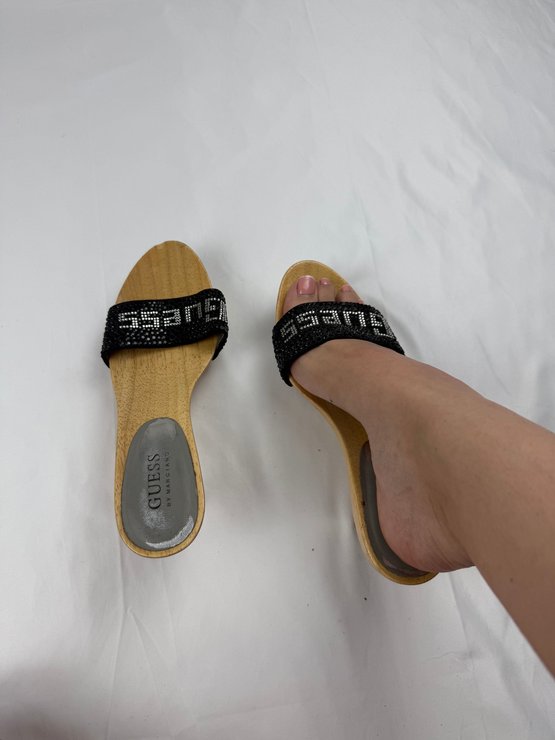 Black strass logo wood clogs kitten heels mules (37)