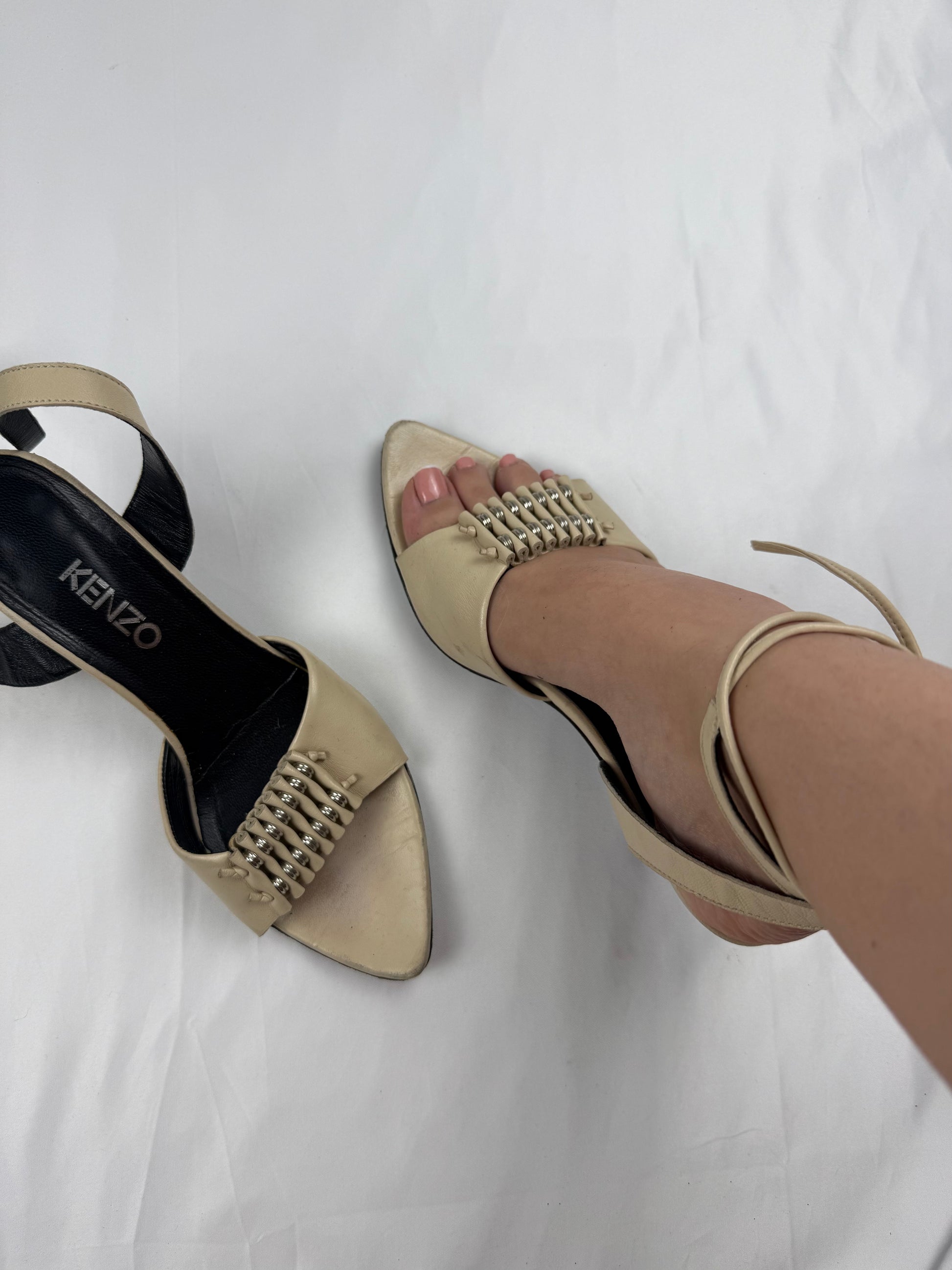 Beige real leather kitten heels (37.5)