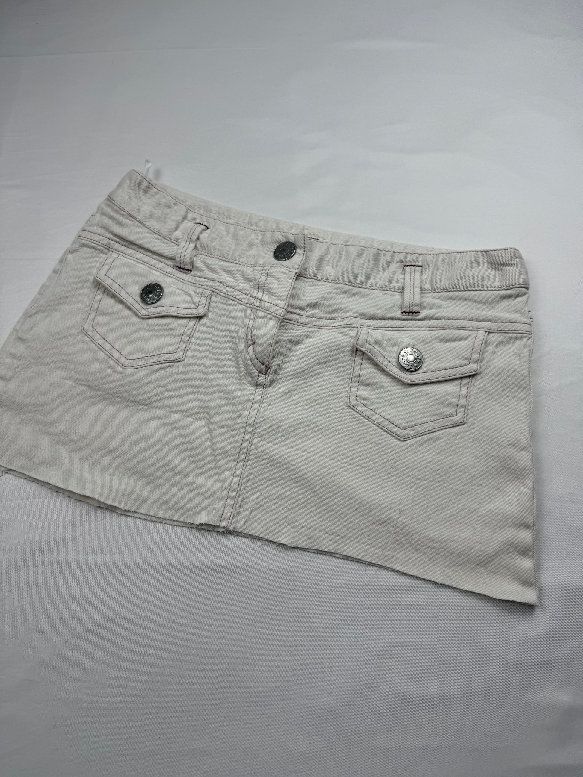 White denim low rise mini skirt (S)