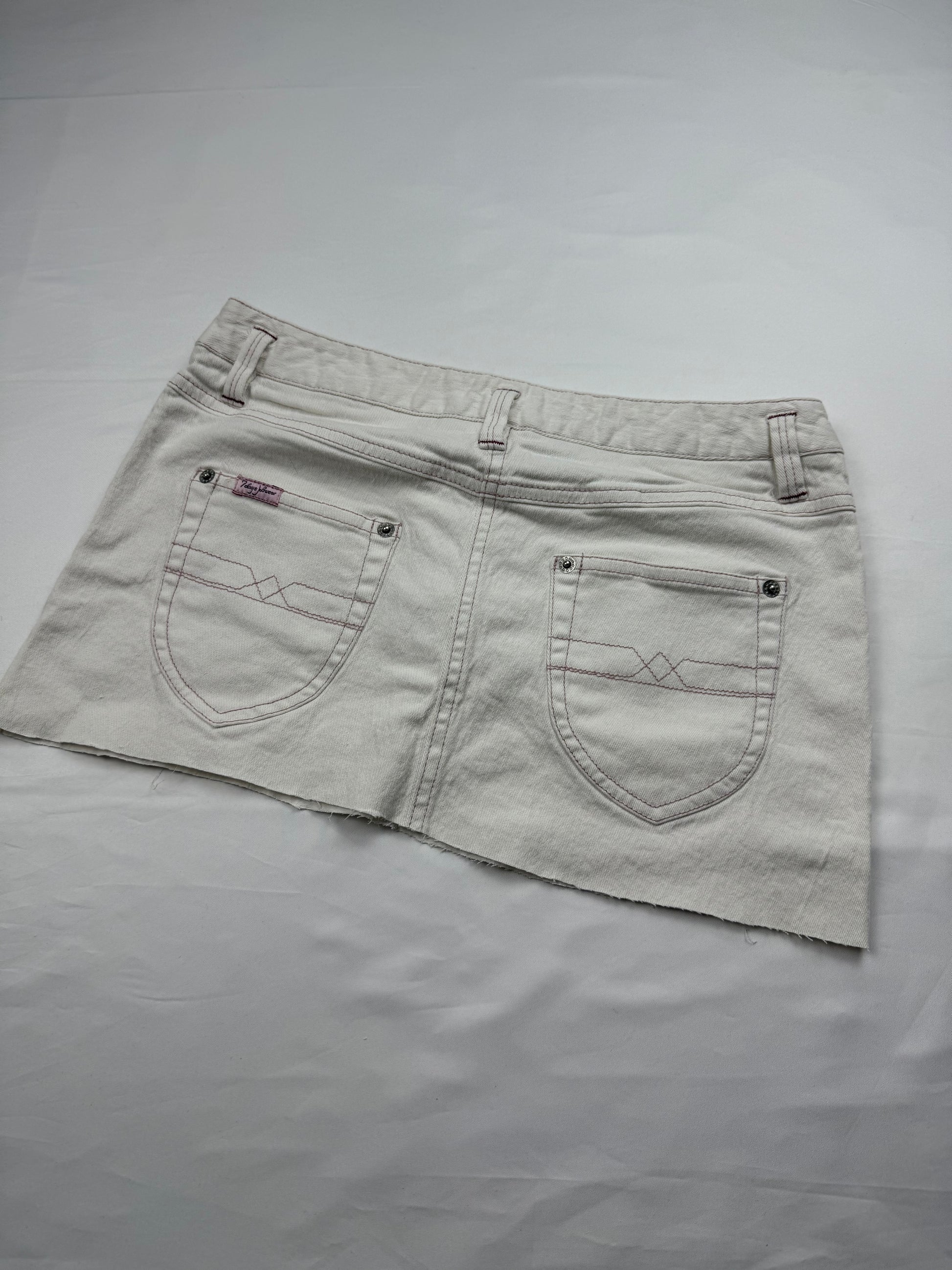 White denim low rise mini skirt (S)