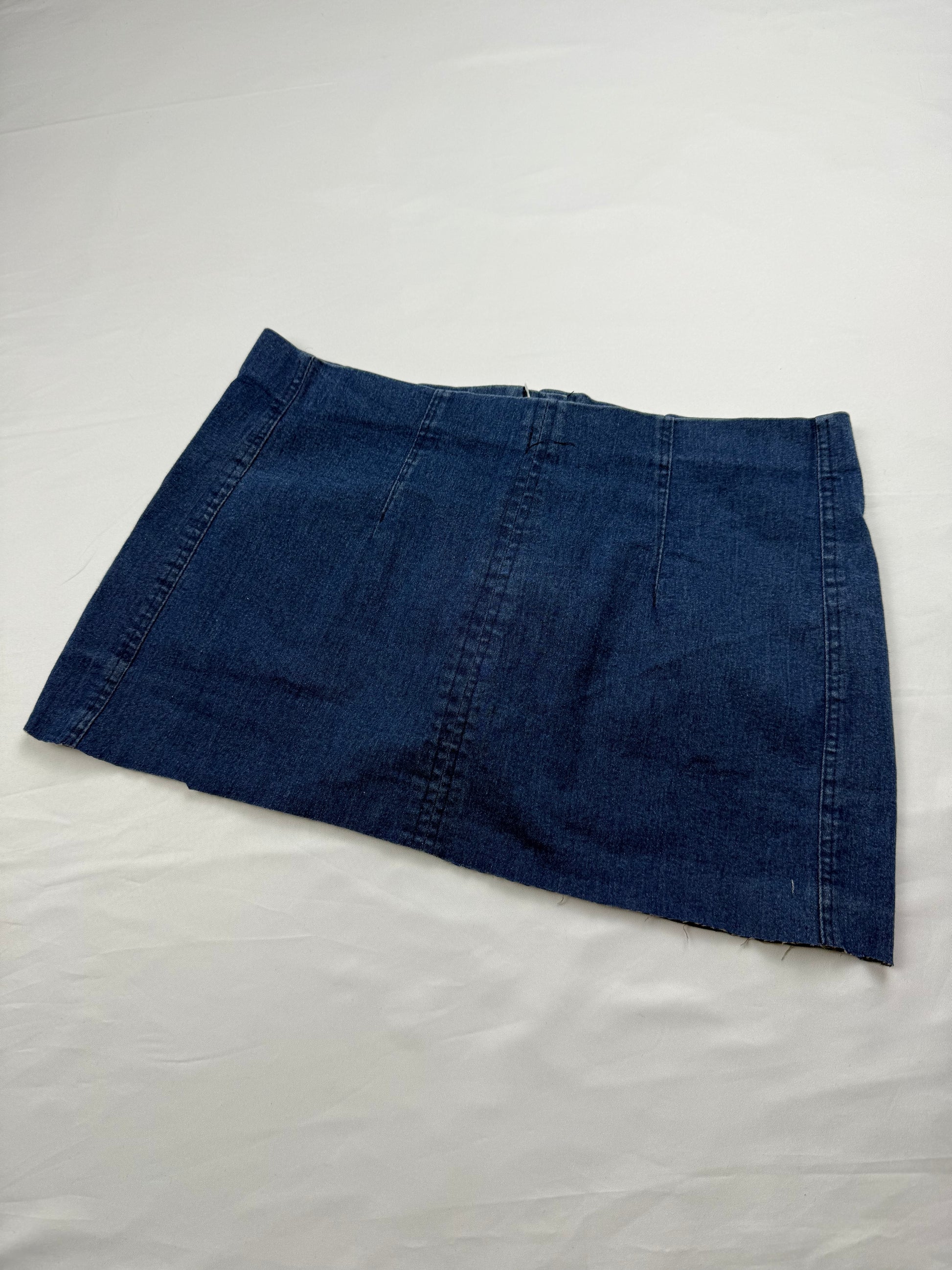 Navy denim super stretchy low rise mini skirt (S)