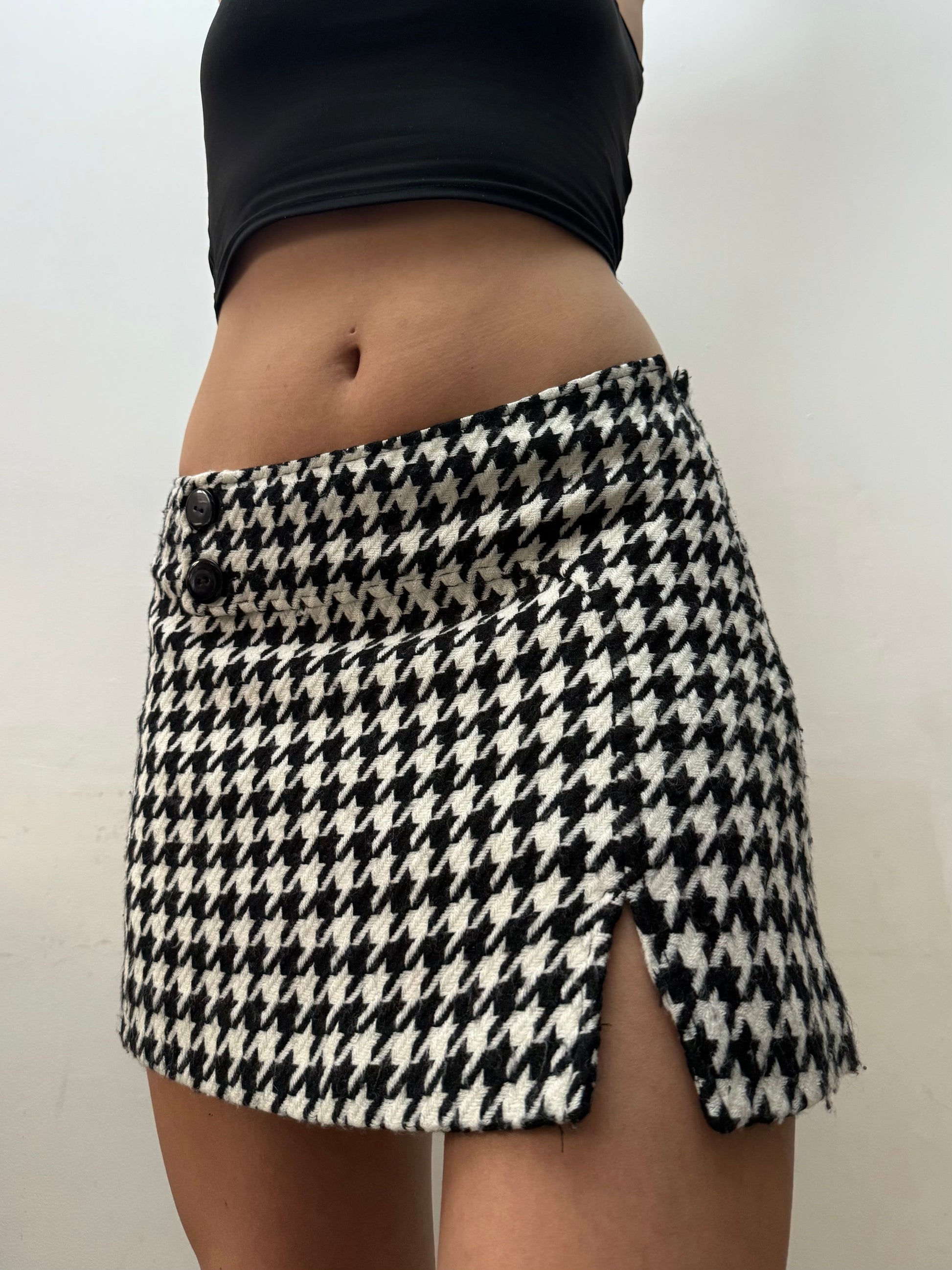 Black & white houndstooth low rise office mini skirt (S)