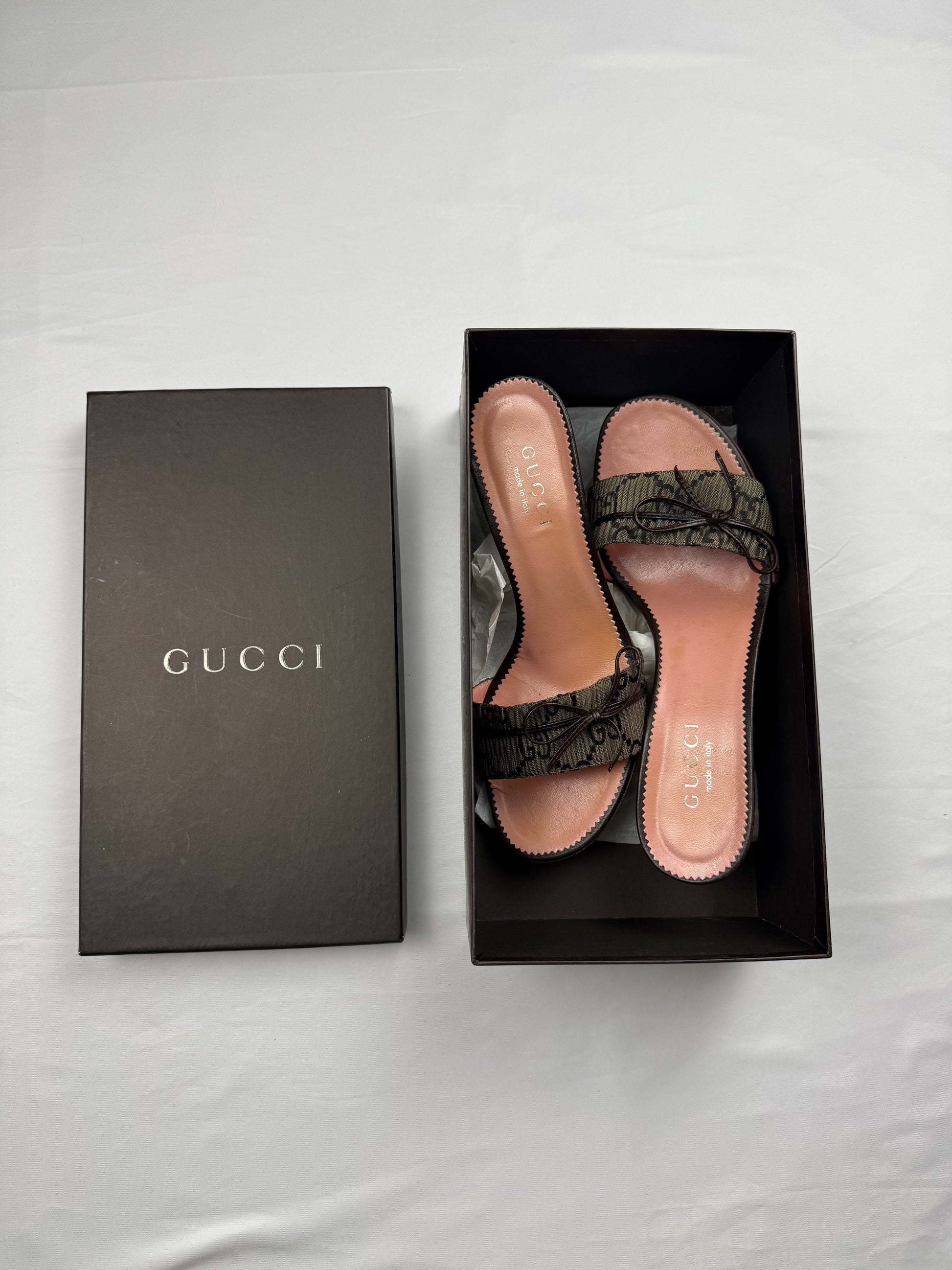 Brown monogram kitten heels mules (37.5)