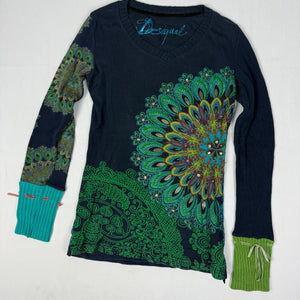 Navy graphic V neck jumper (XS/S)