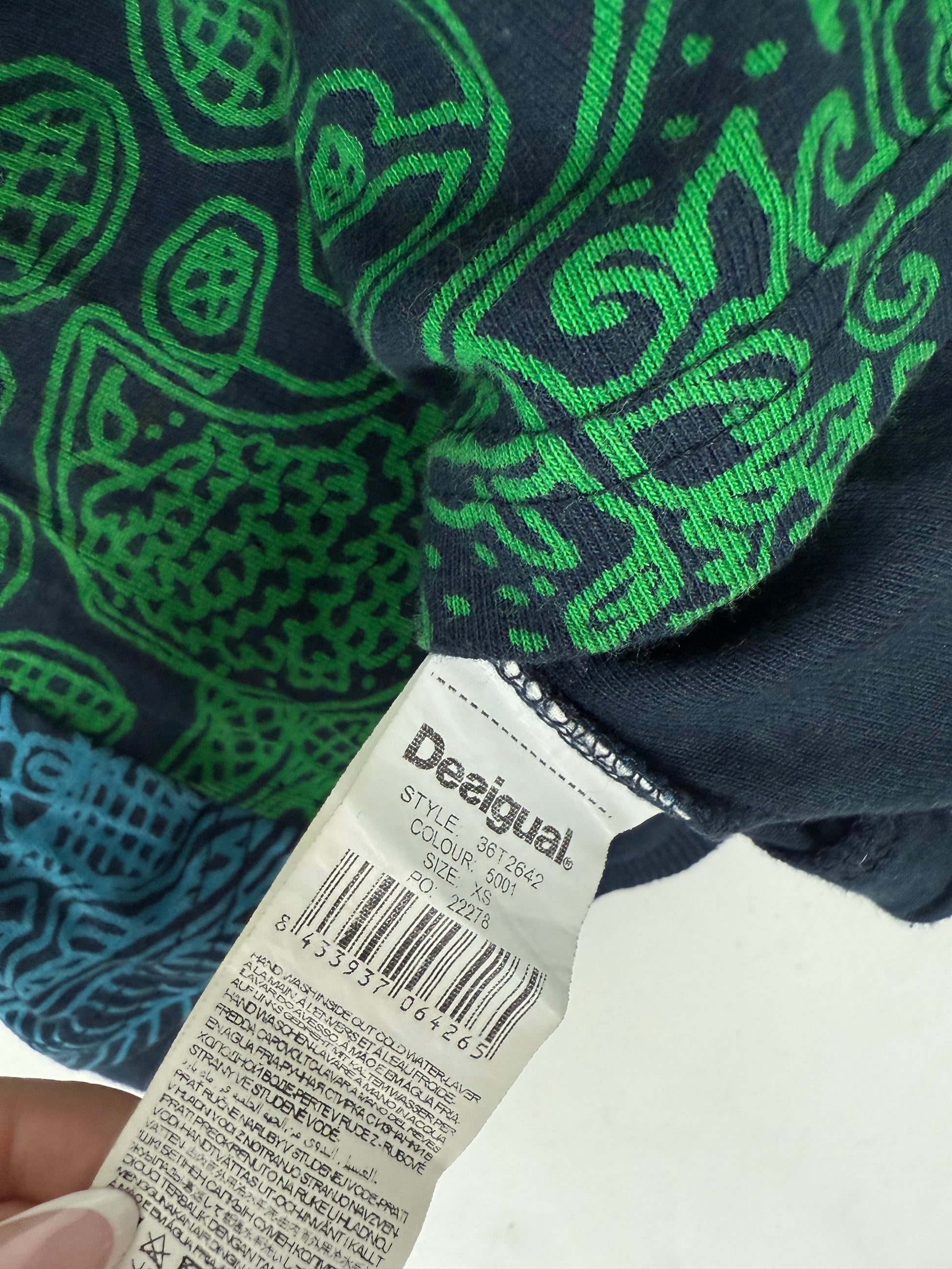 Navy graphic V neck jumper (XS/S)