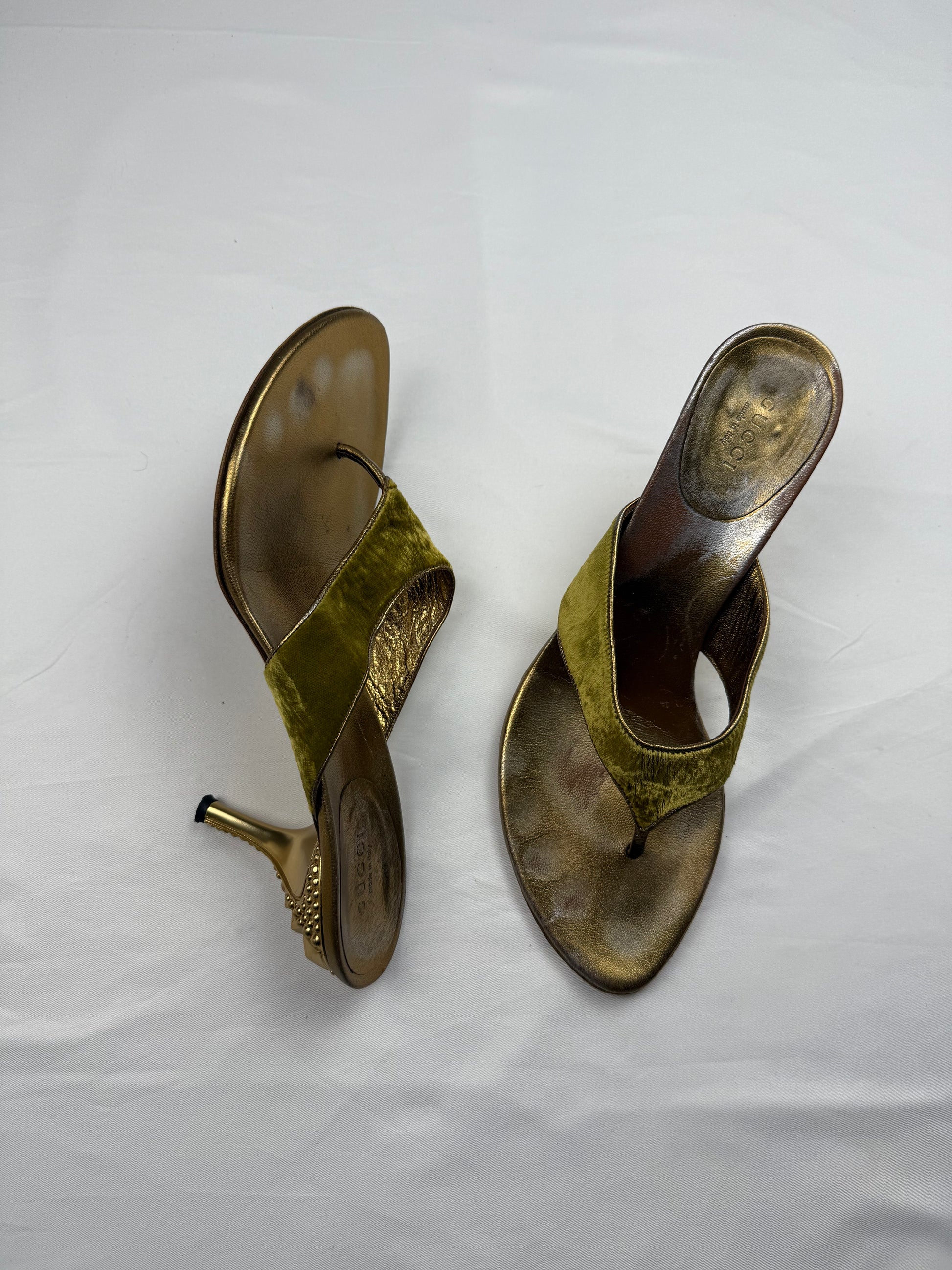 Gold & khaki fur thong kitten heels mules (40)