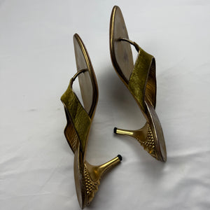 Gold & khaki fur thong kitten heels mules (40)