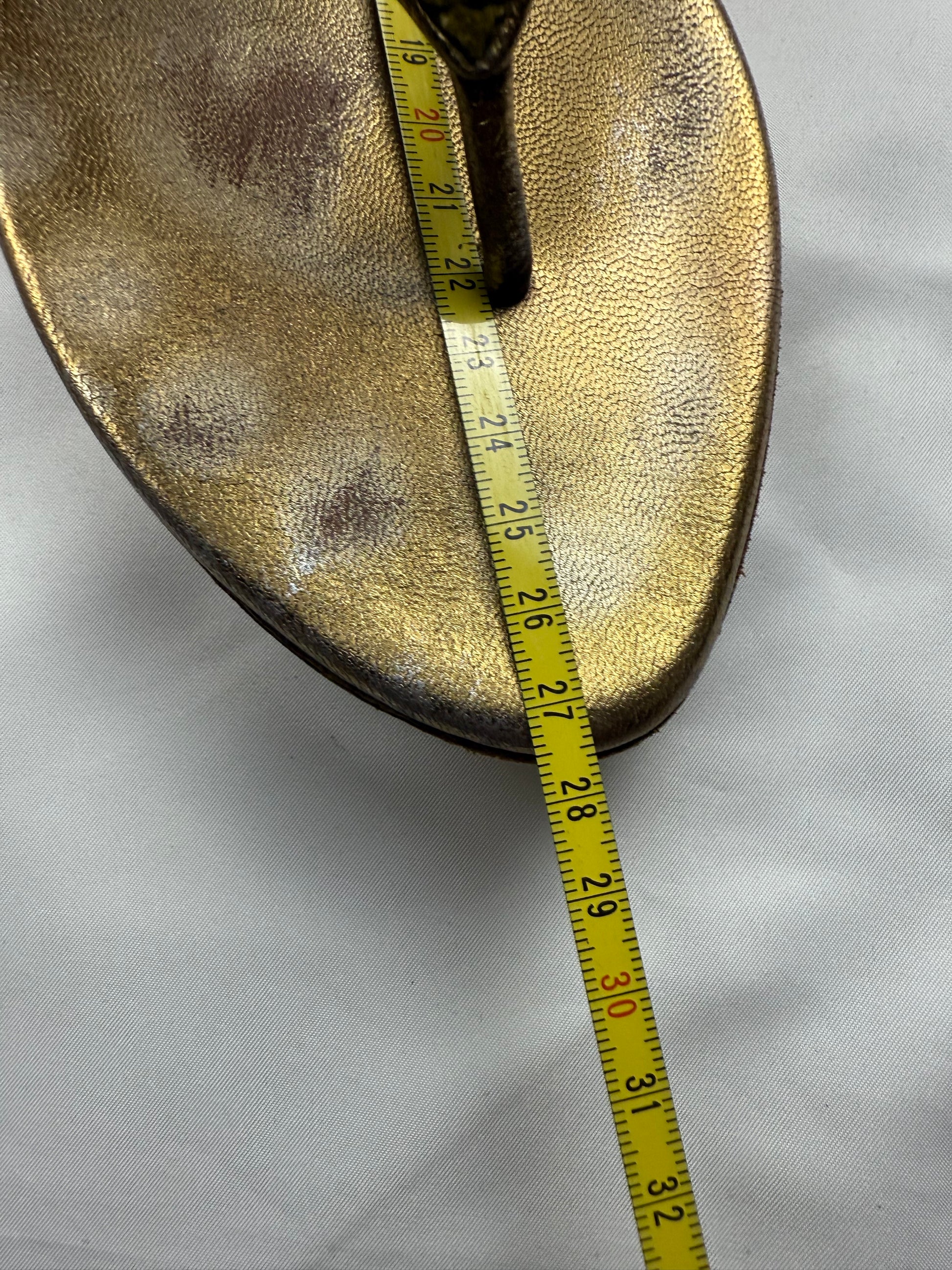 Gold & khaki fur thong kitten heels mules (40)