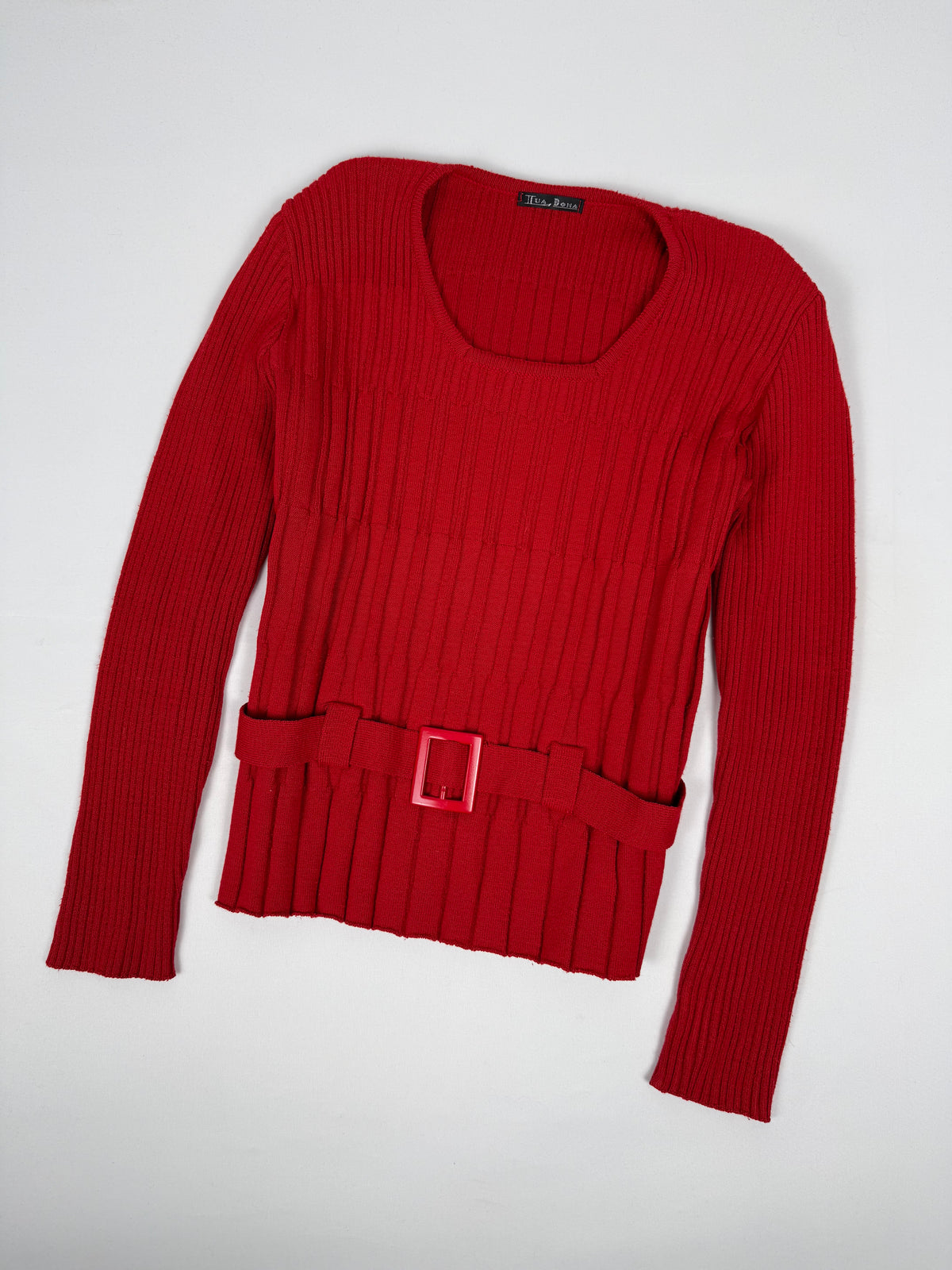 Pull côtelé rouge avec ceinture (L)