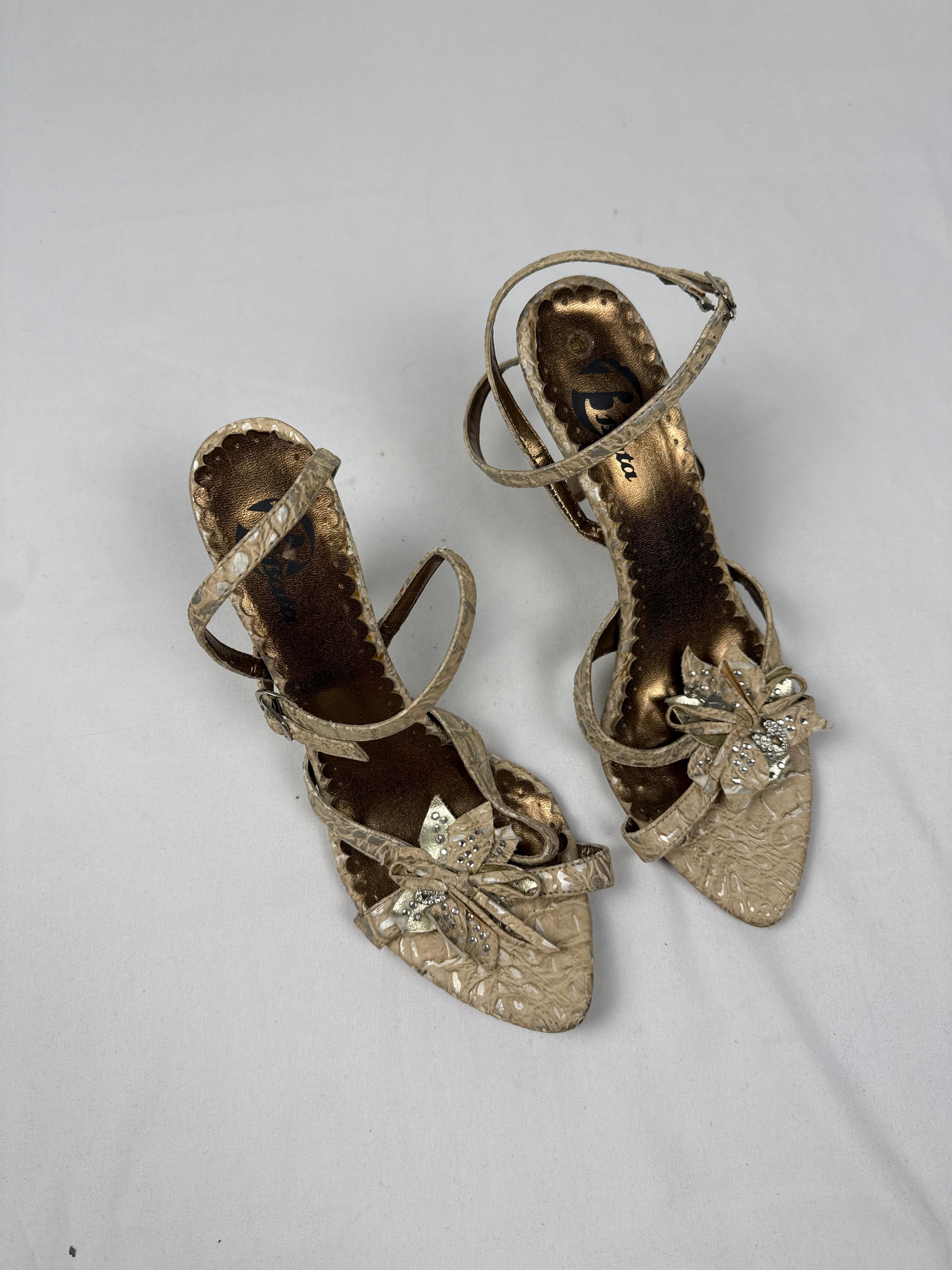 Beige flower appliquée heels (40)
