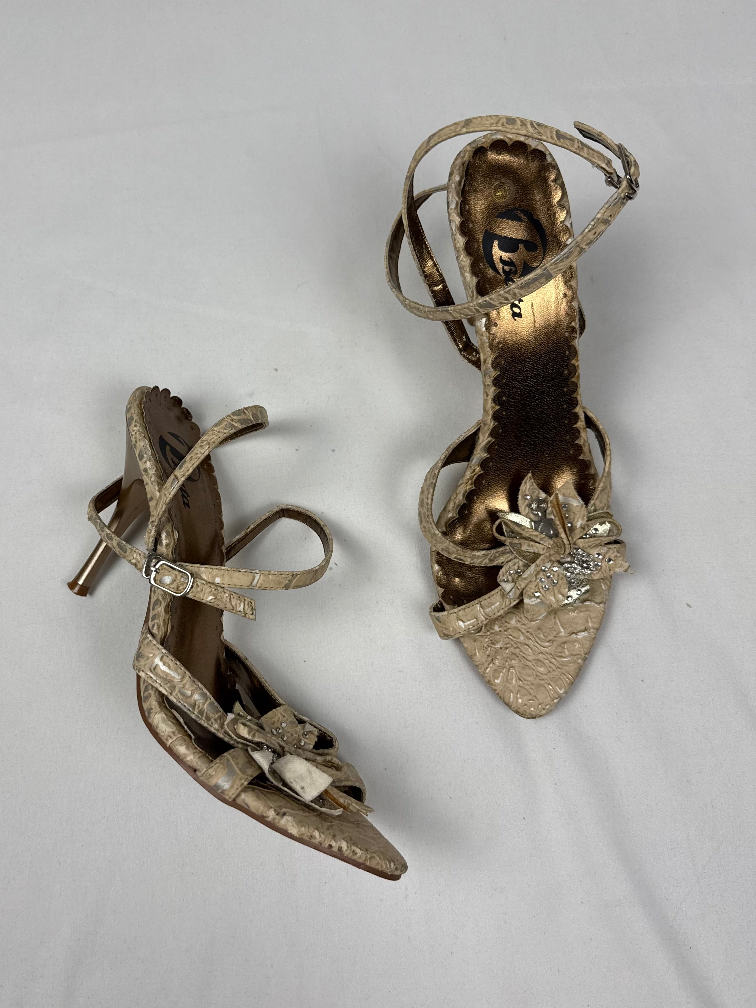 Beige flower appliquée heels (40)